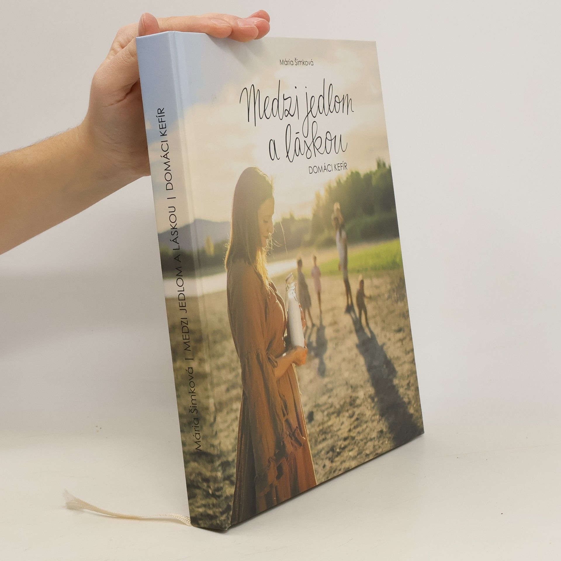 AA.VV. Medzi jedlom a láskou