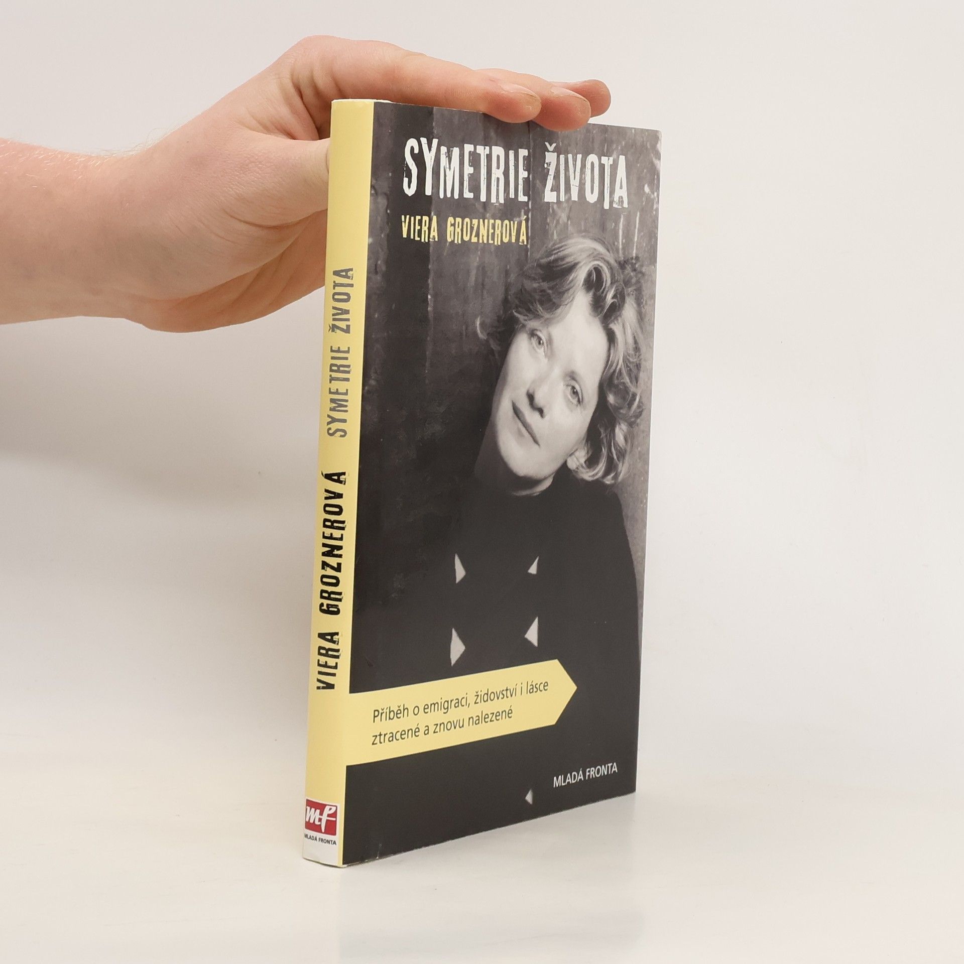 Viera Groznerová Symetrie života