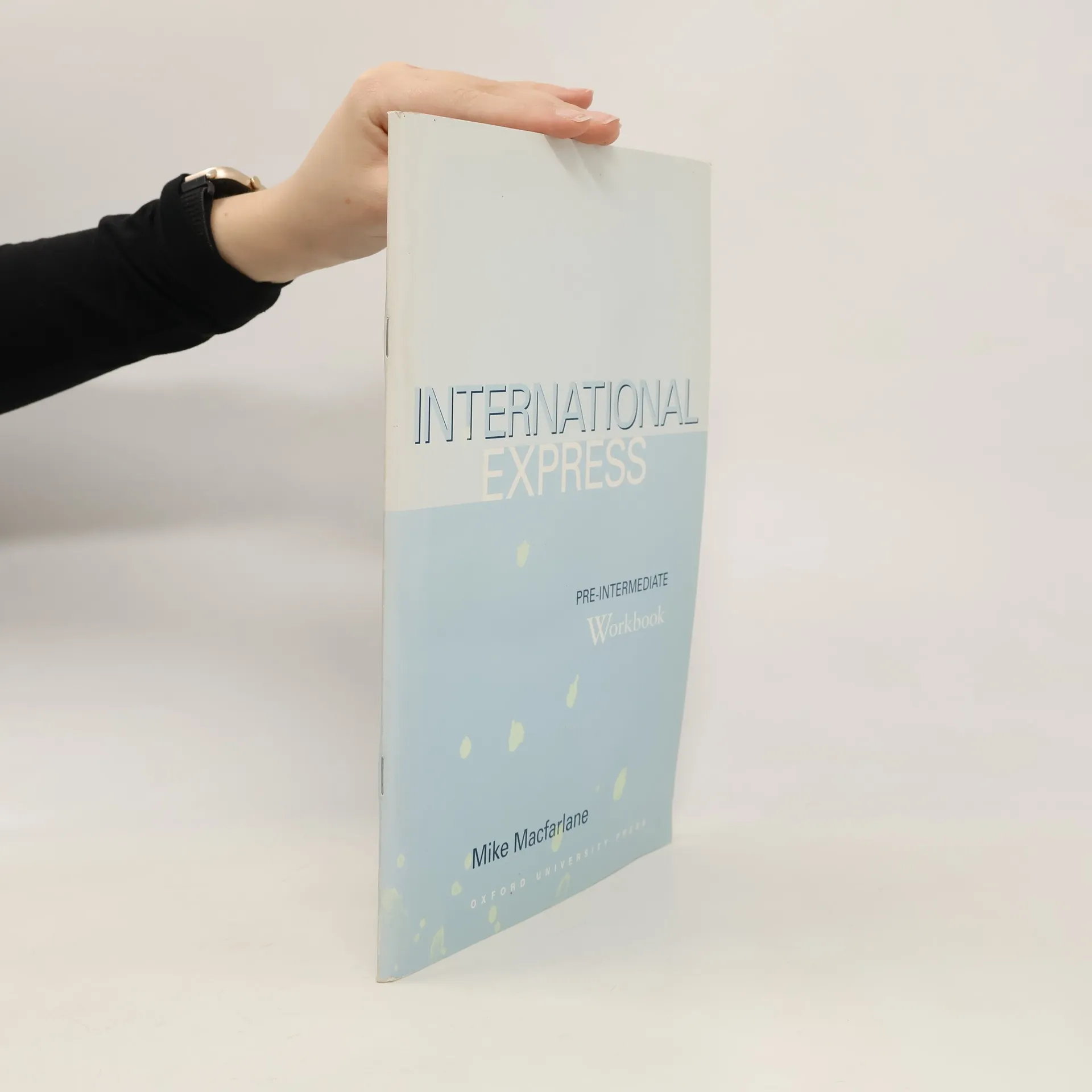 International express pre-intermediate : workbook | Book | Mike Macfarlane | EN