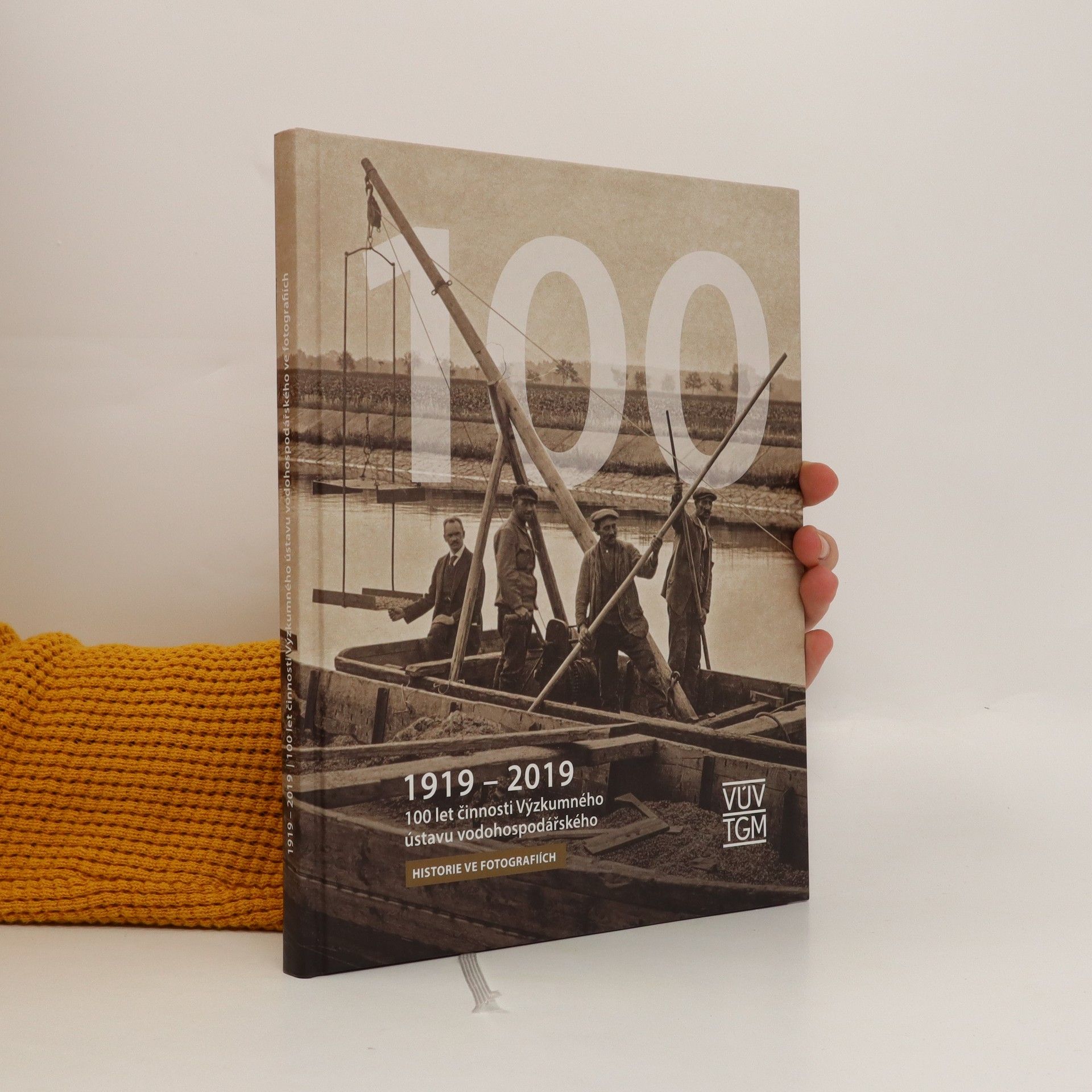 Arnošt Kult 1919-2019 : 100 let činnosti Výzkumného ústavu vodohospodářského : historie ve fotografiích Sto let činnosti Výzkumného ústavu vodohospodářského