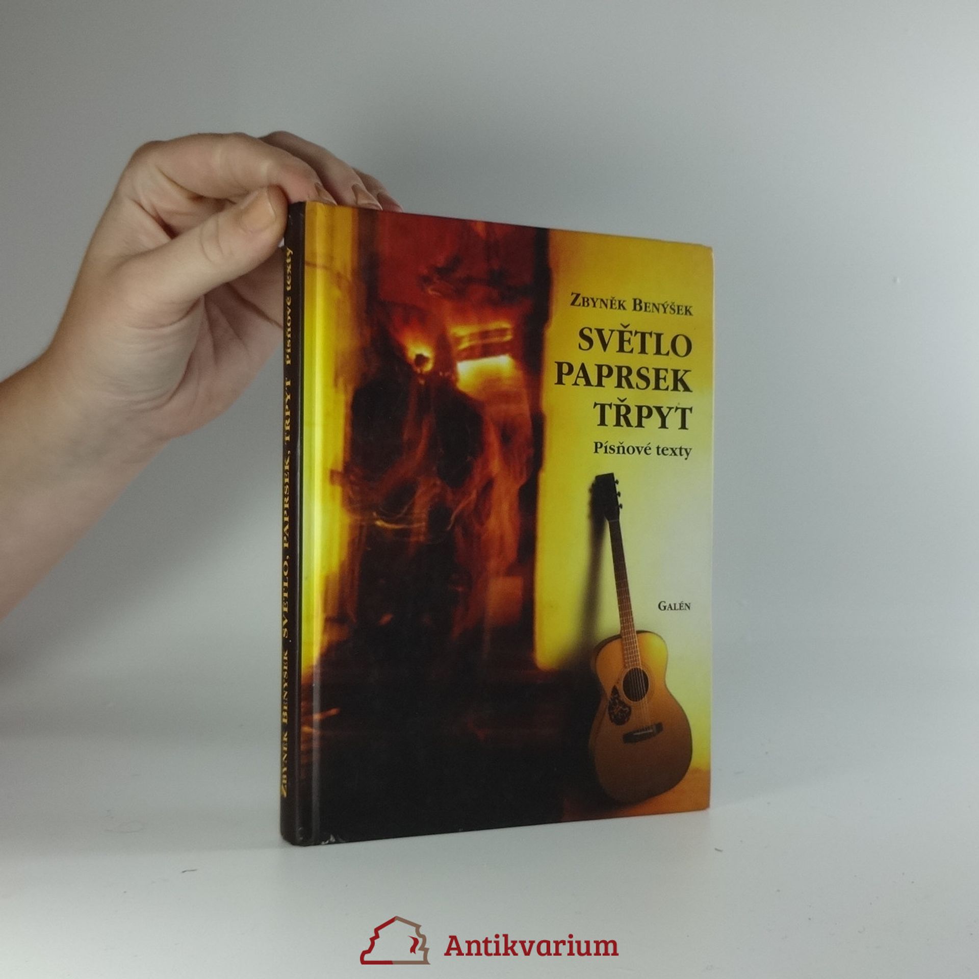 Zbyněk Benýšek Světlo, paprsek, třpyt: Písňové texty