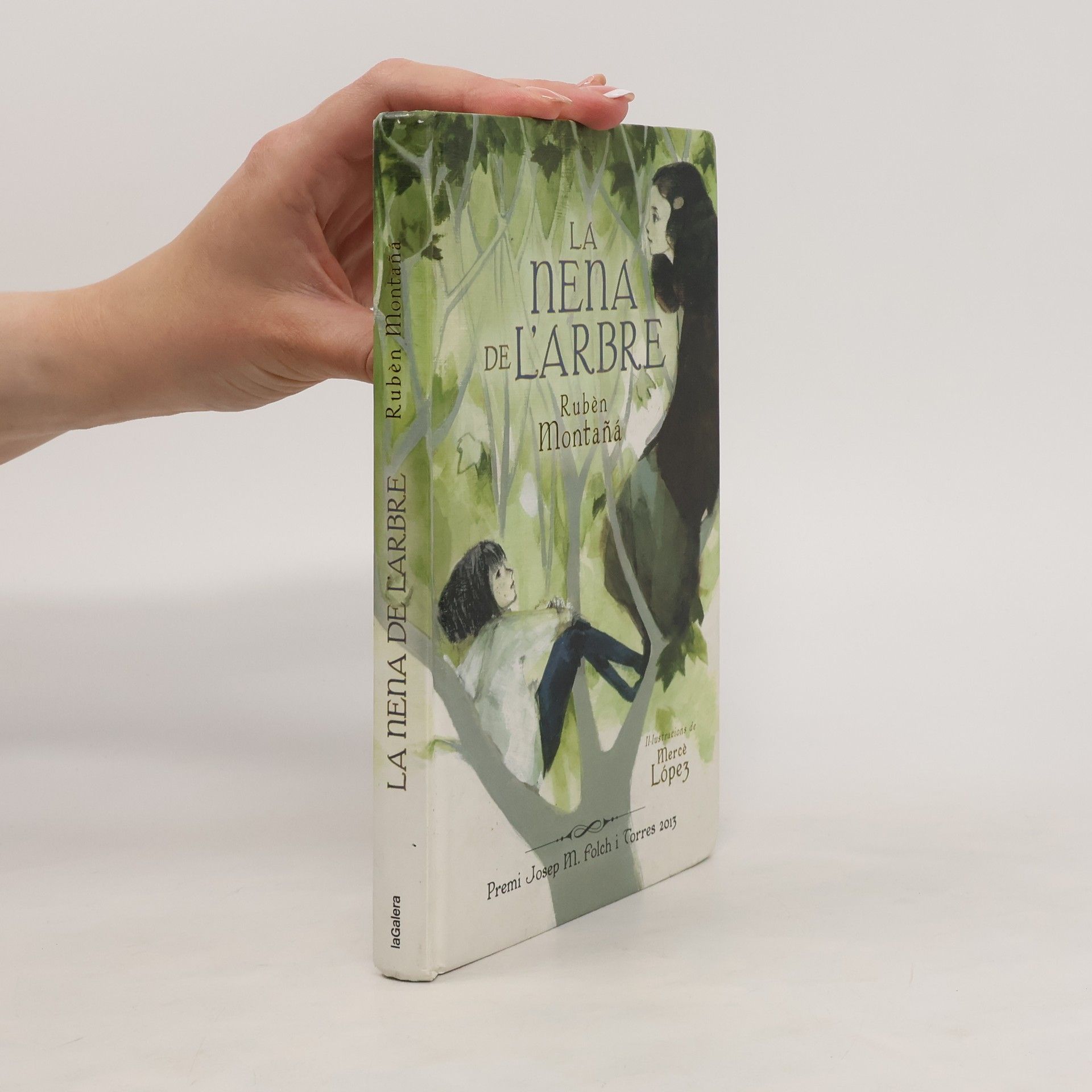 La nena de l'arbre