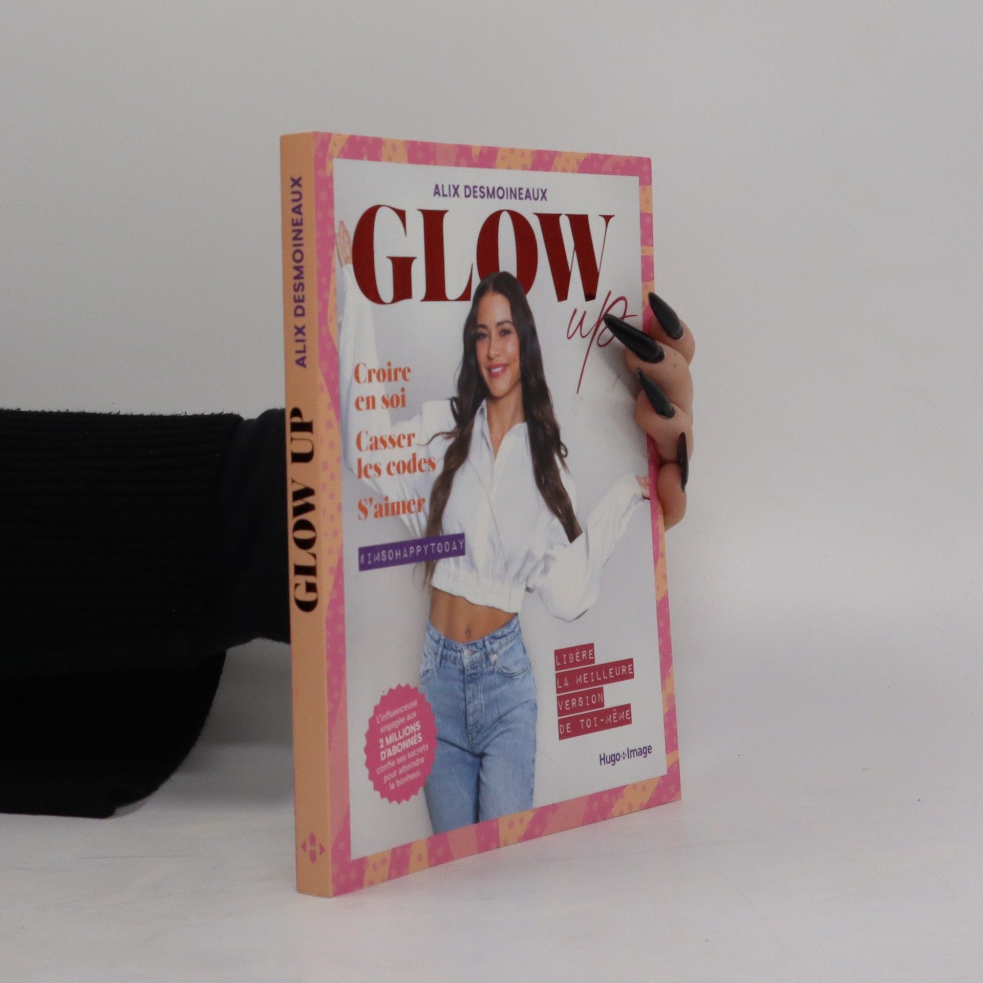 Alix Desmoineaux Glow Up