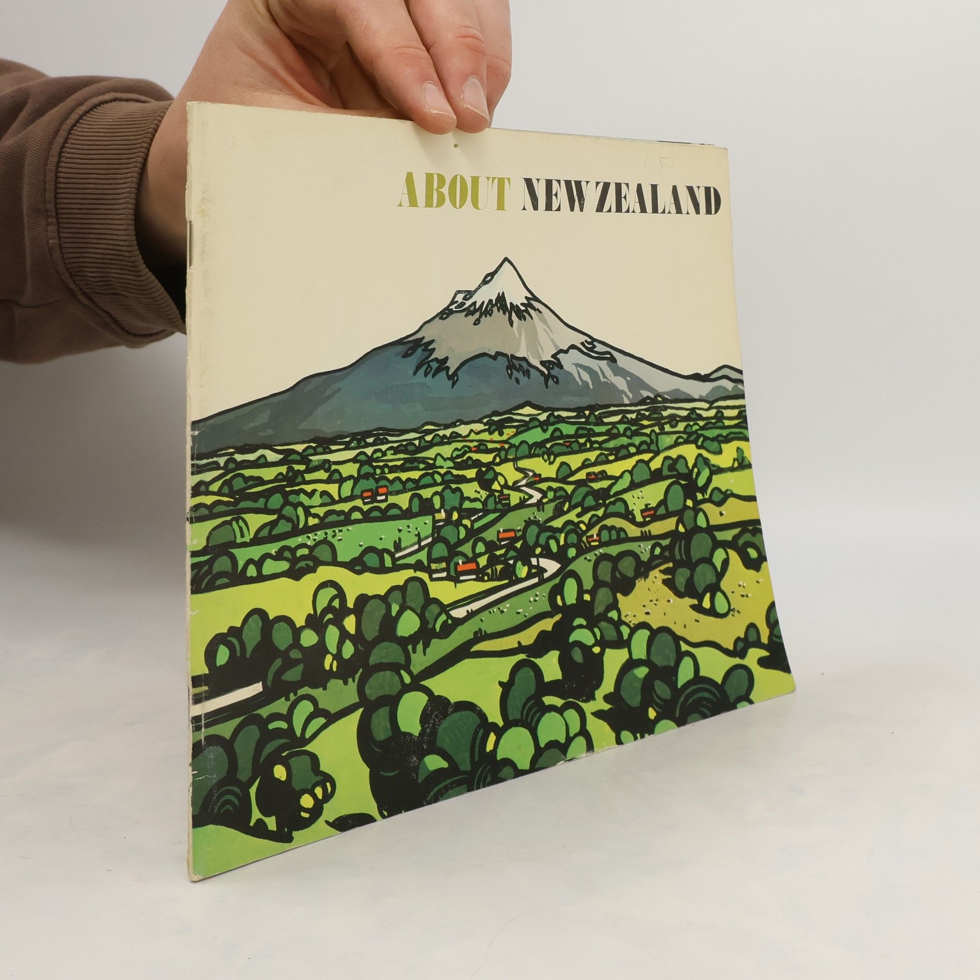 Collectif d'auteurs About New Zealand