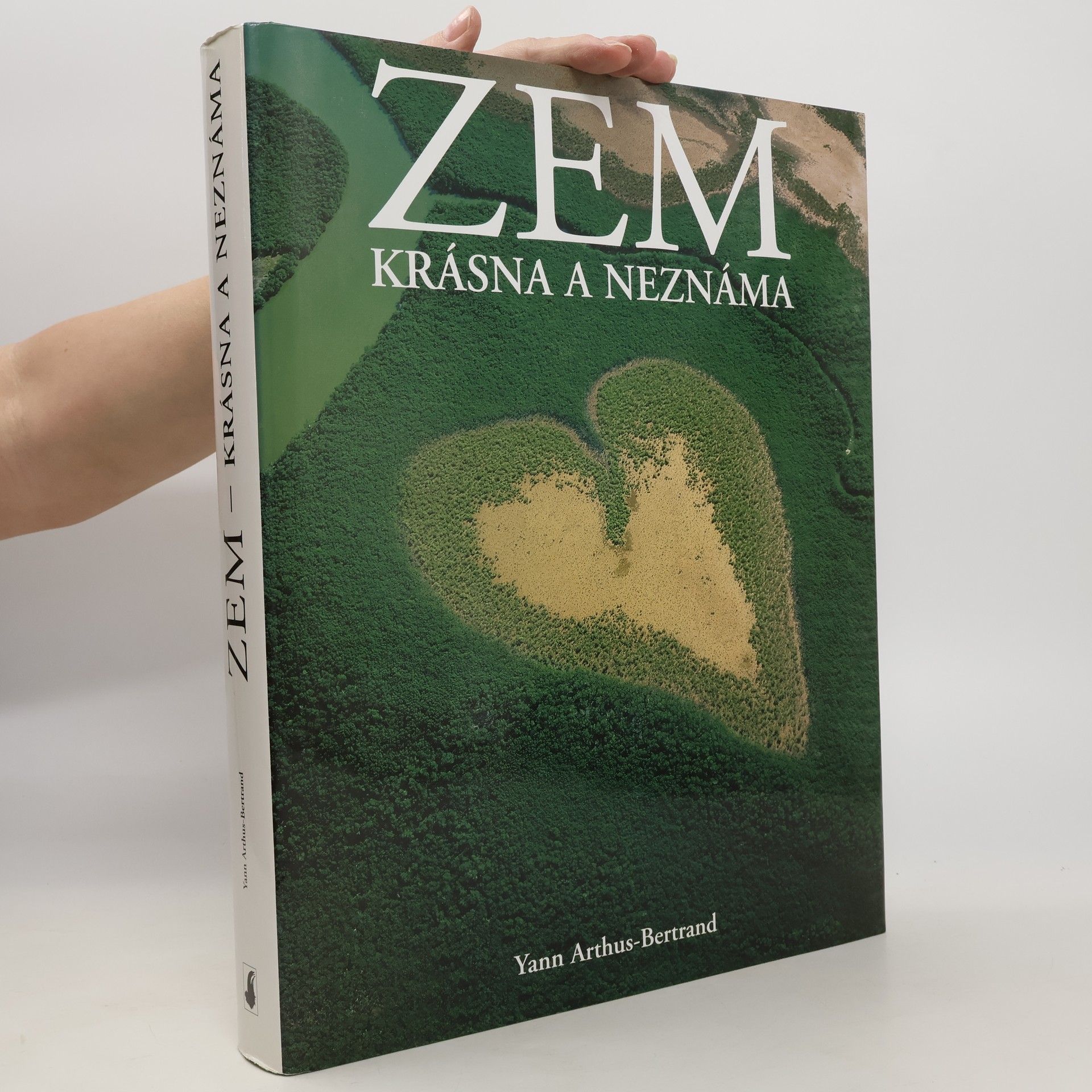 AA.VV. Zem - krásna a neznáma