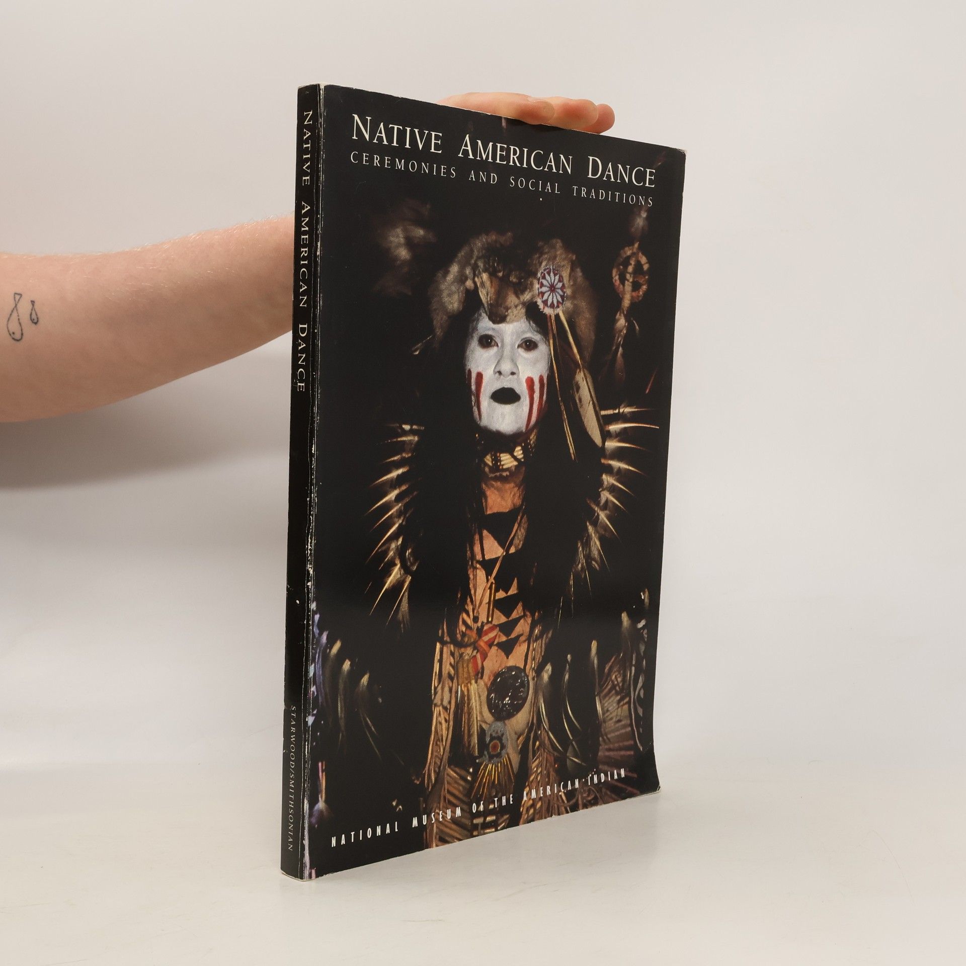 Kolektiv autorů Native American dance. Ceremonies and social traditions