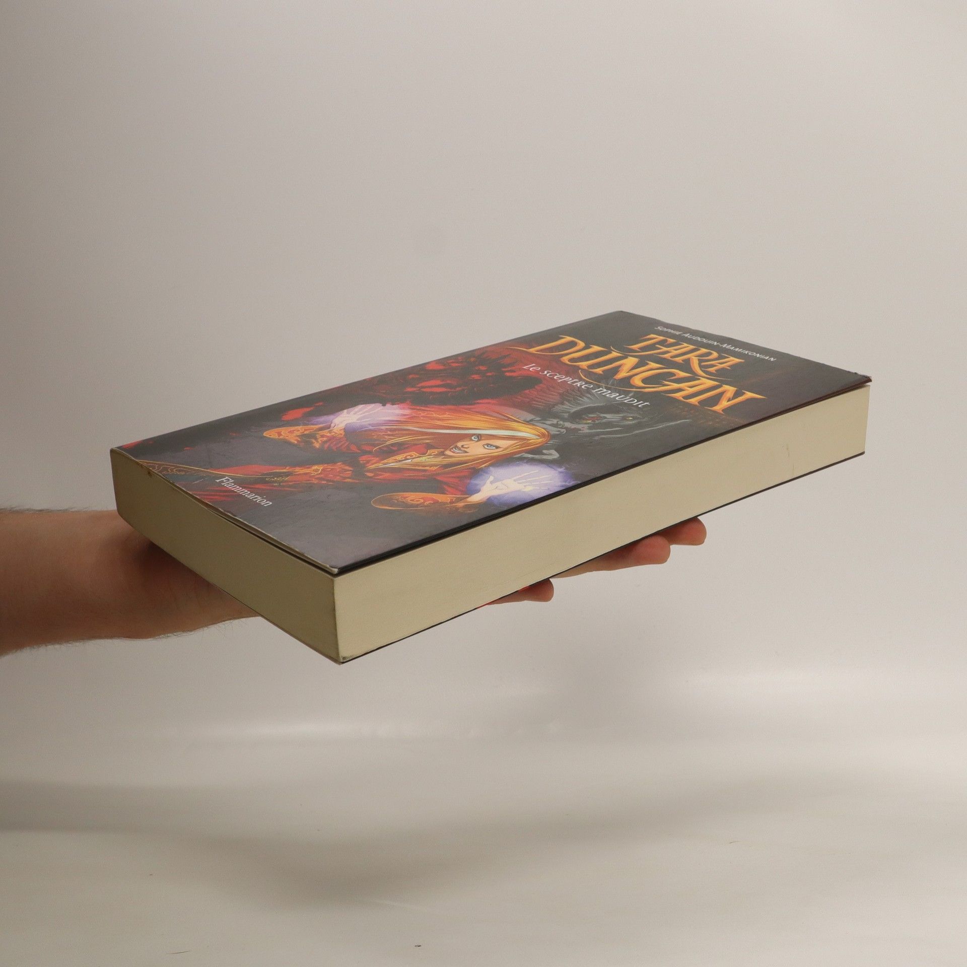 Sophie Audouin-Mamikonian Tara Duncan. Le sceptre maudit