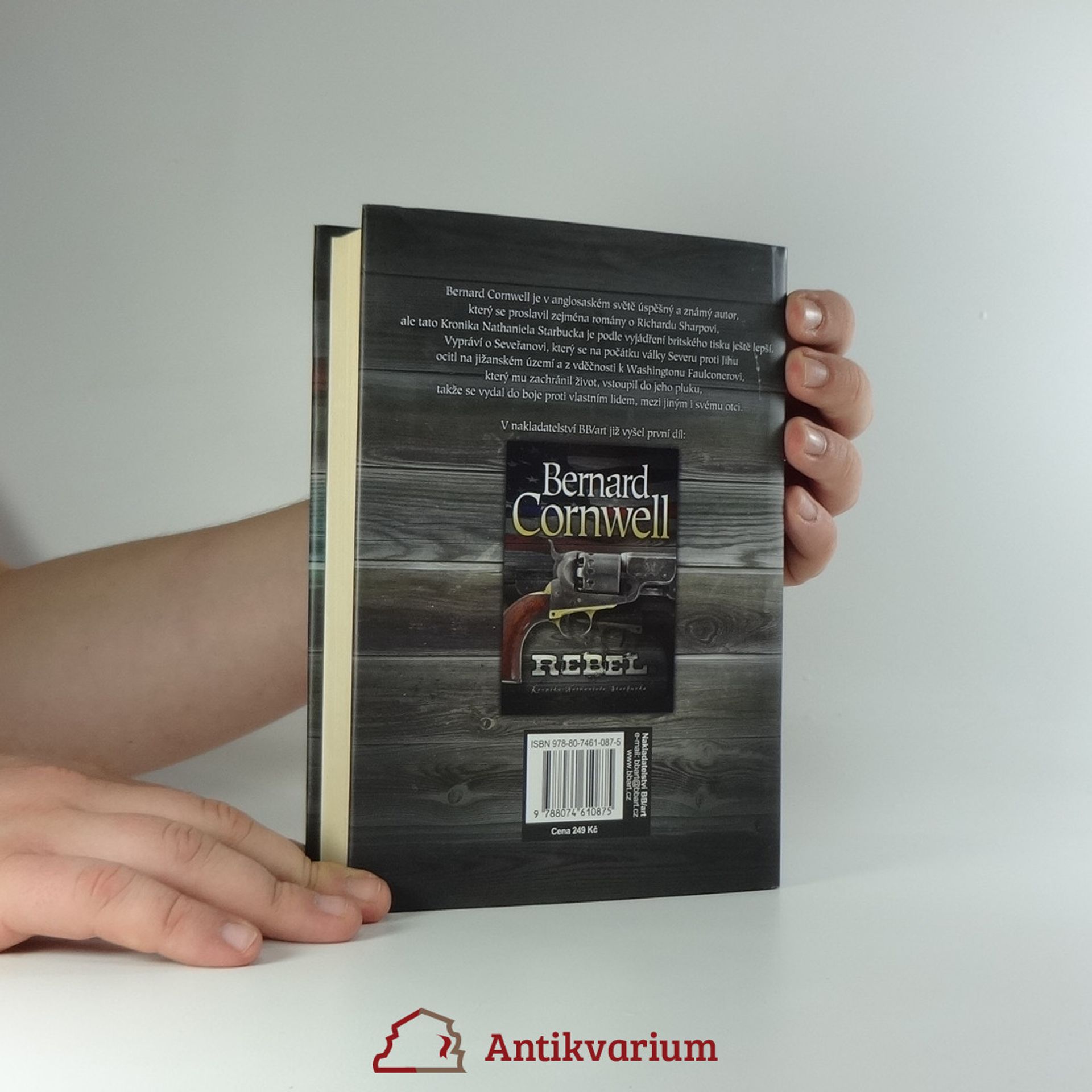 Bernard Cornwell Zrádce. Kronika Nathaniela Starbucka