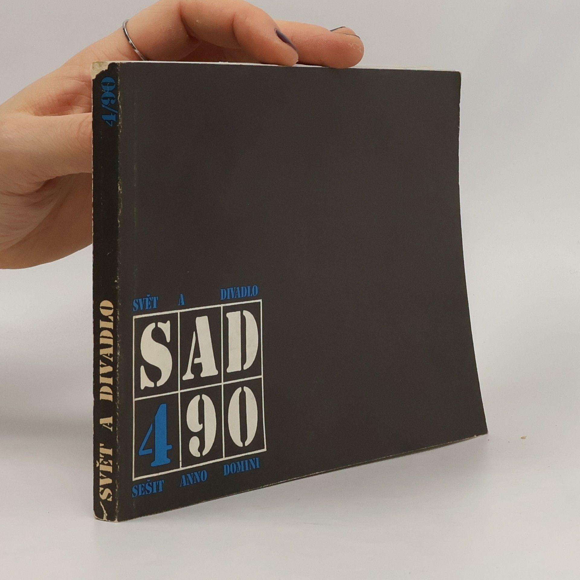 Collectif d'auteurs Svět a divadlo 4/90