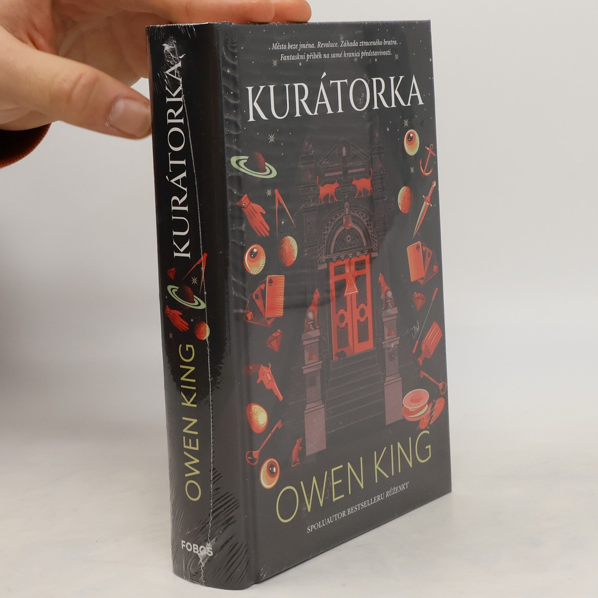 Owen King Kurátorka