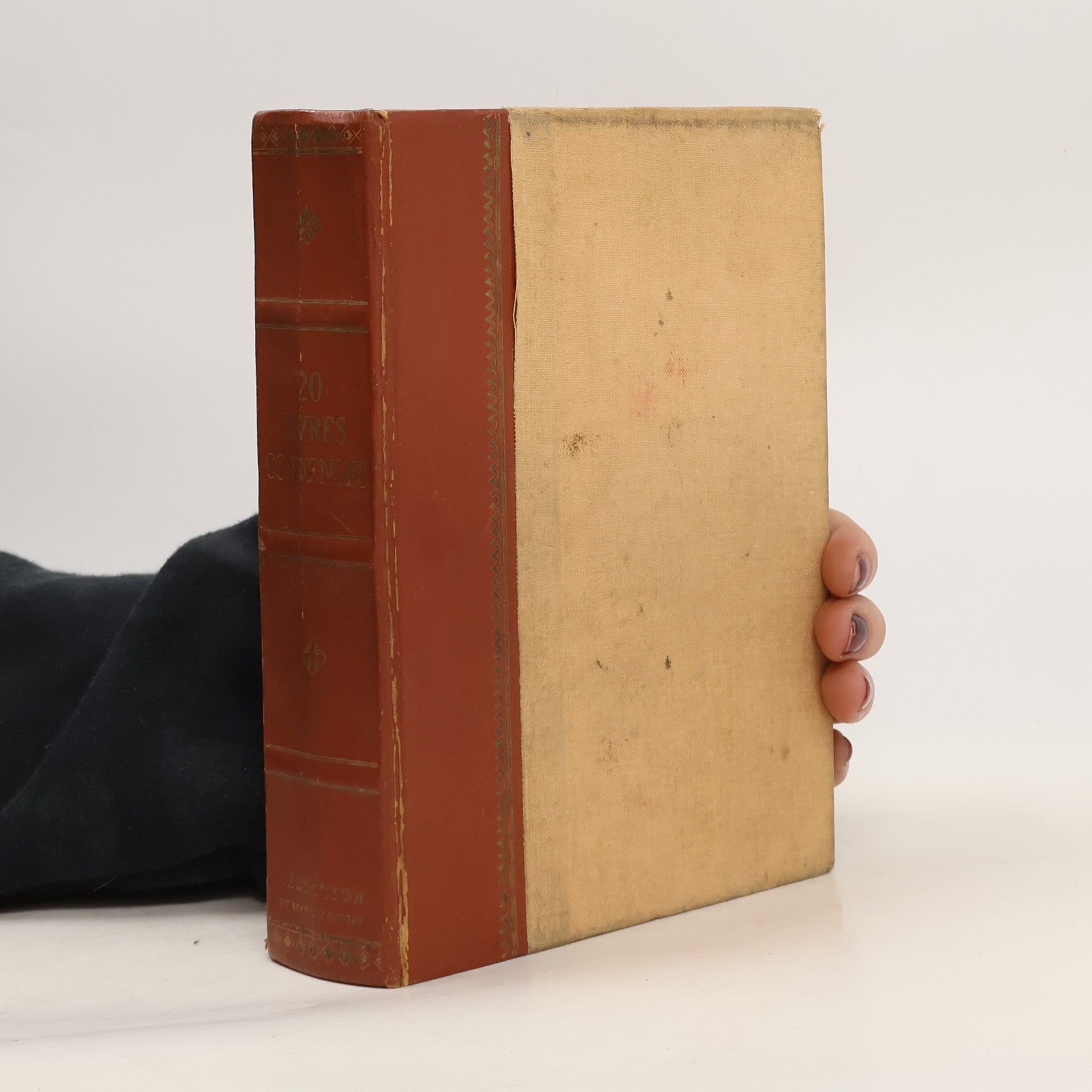 Parus Dans Vingt Livres Condensés