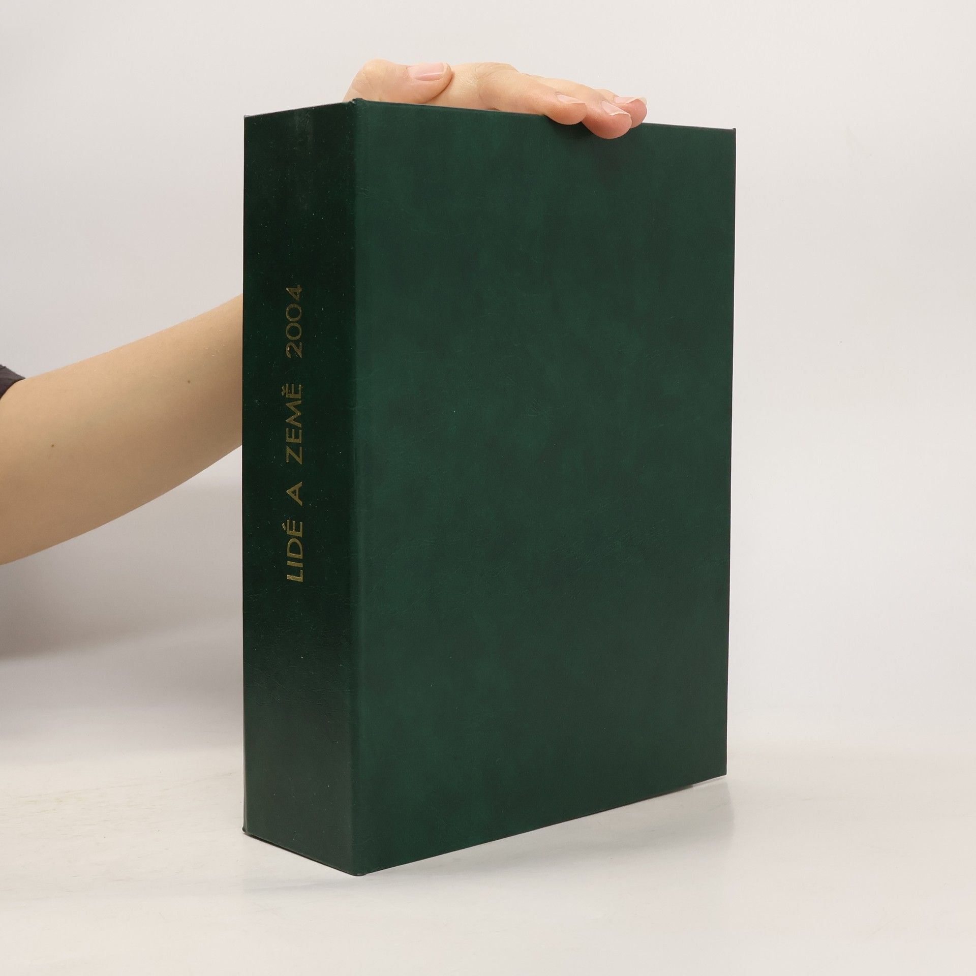 Collectif d'auteurs Lidé a Země 2004