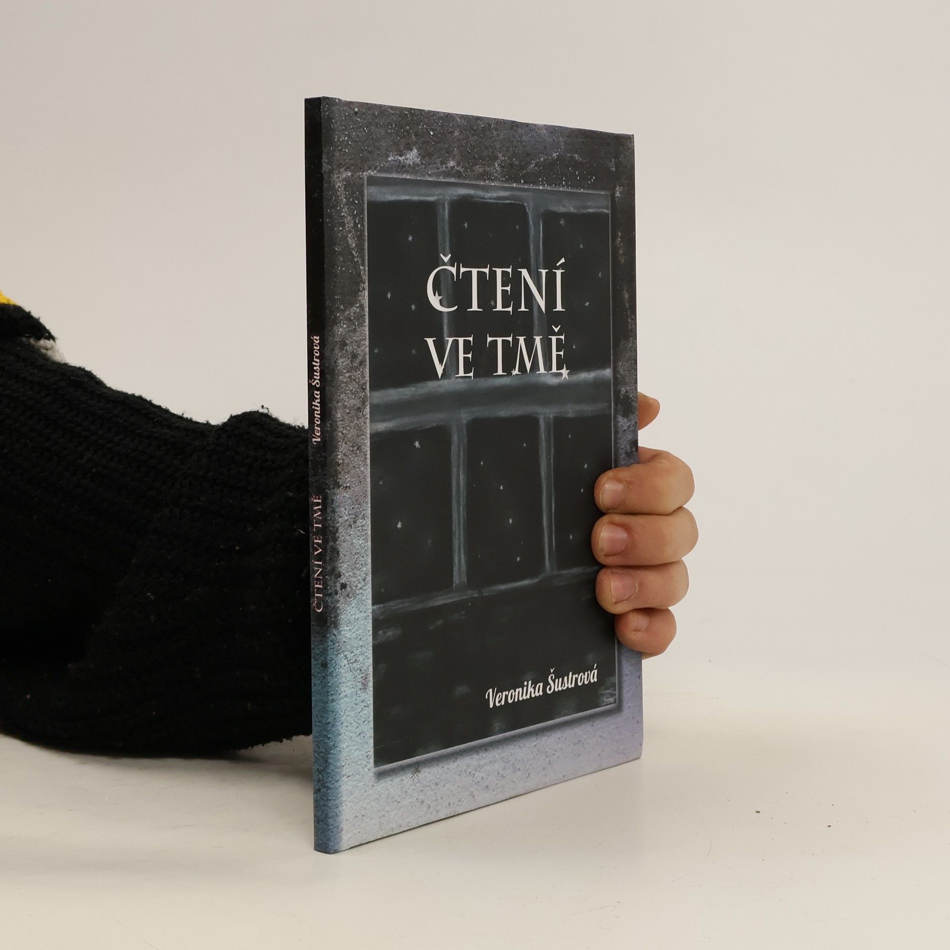 Veronika Šustrová Čtení ve tmě