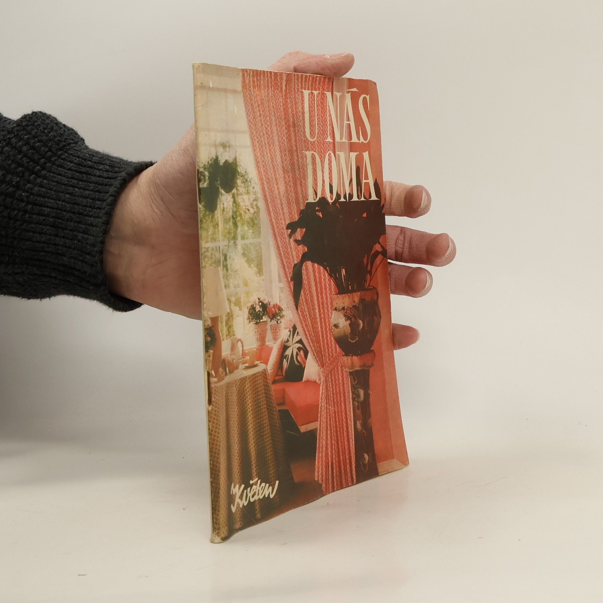 Collectif d'auteurs U nás doma. Květen