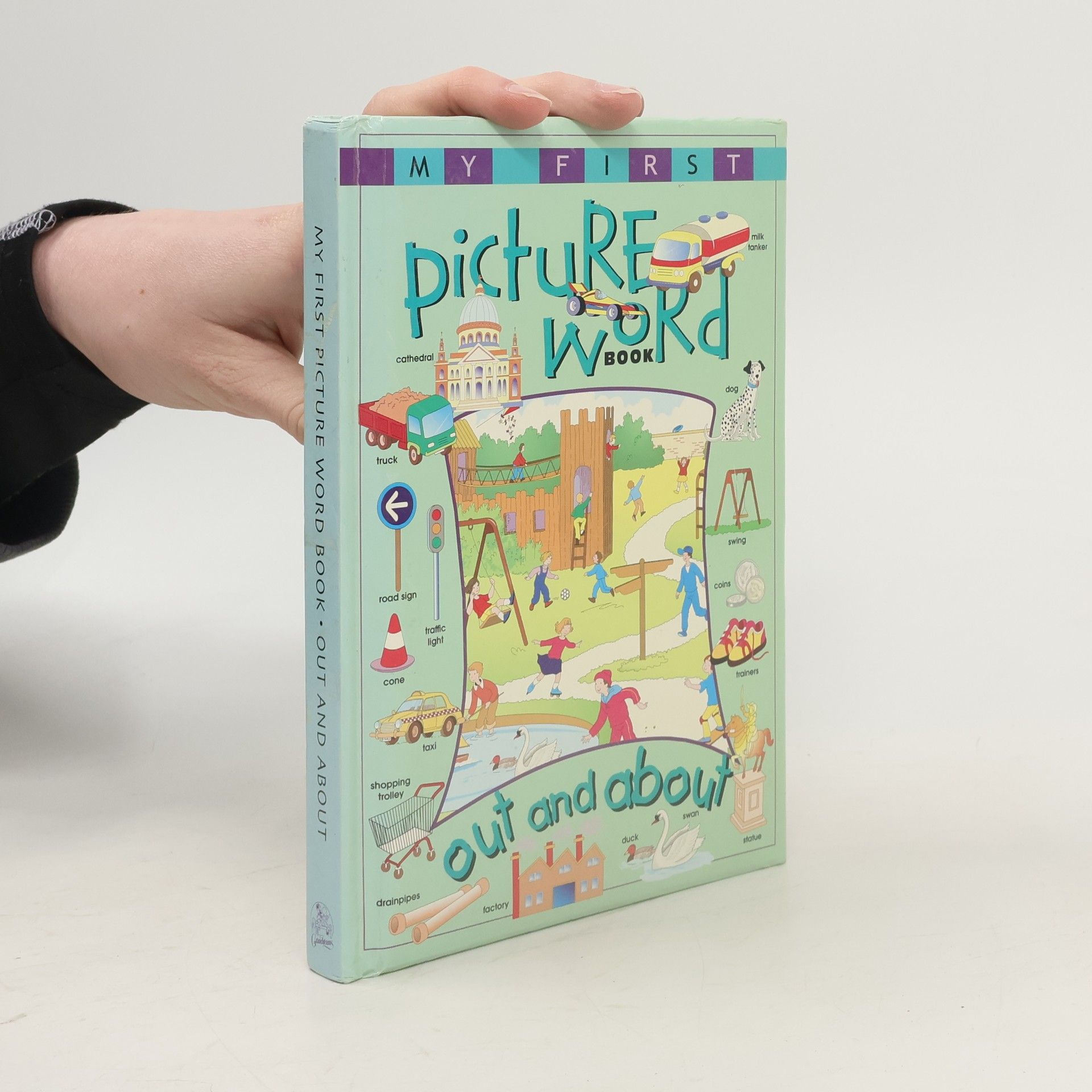 Kolektiv autorů My First Picture Word Book. Out and About