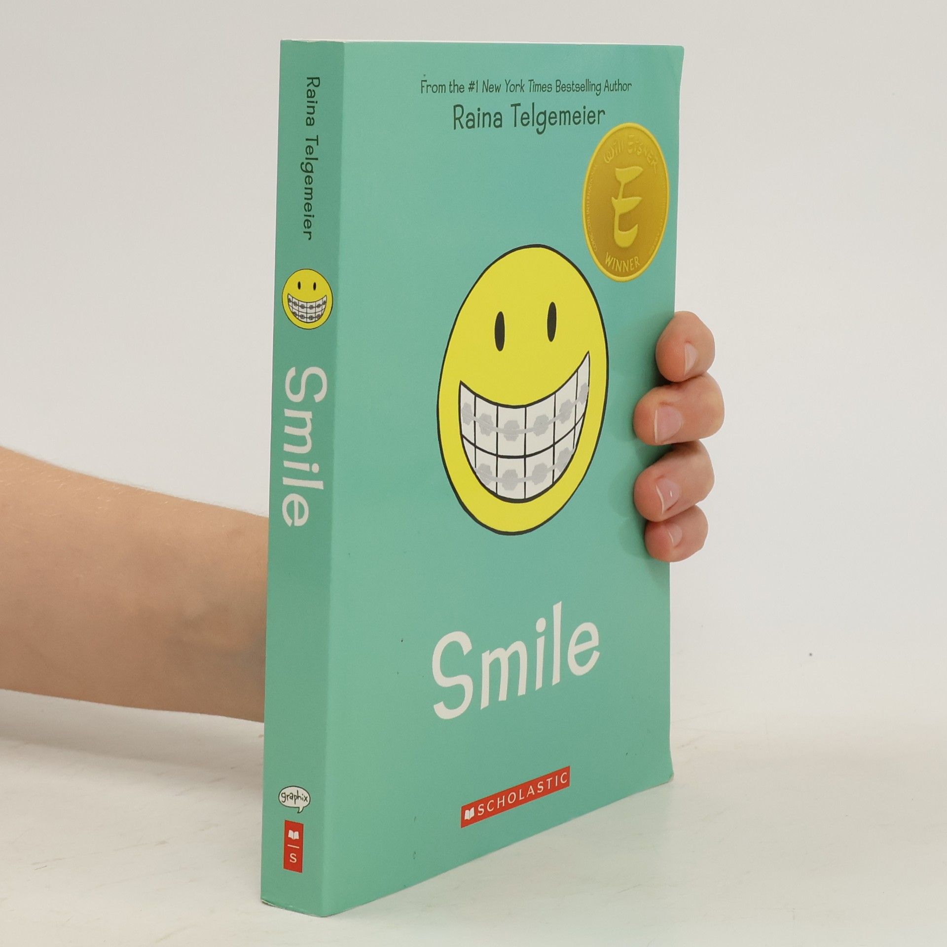 Raina Telgemeier Smile