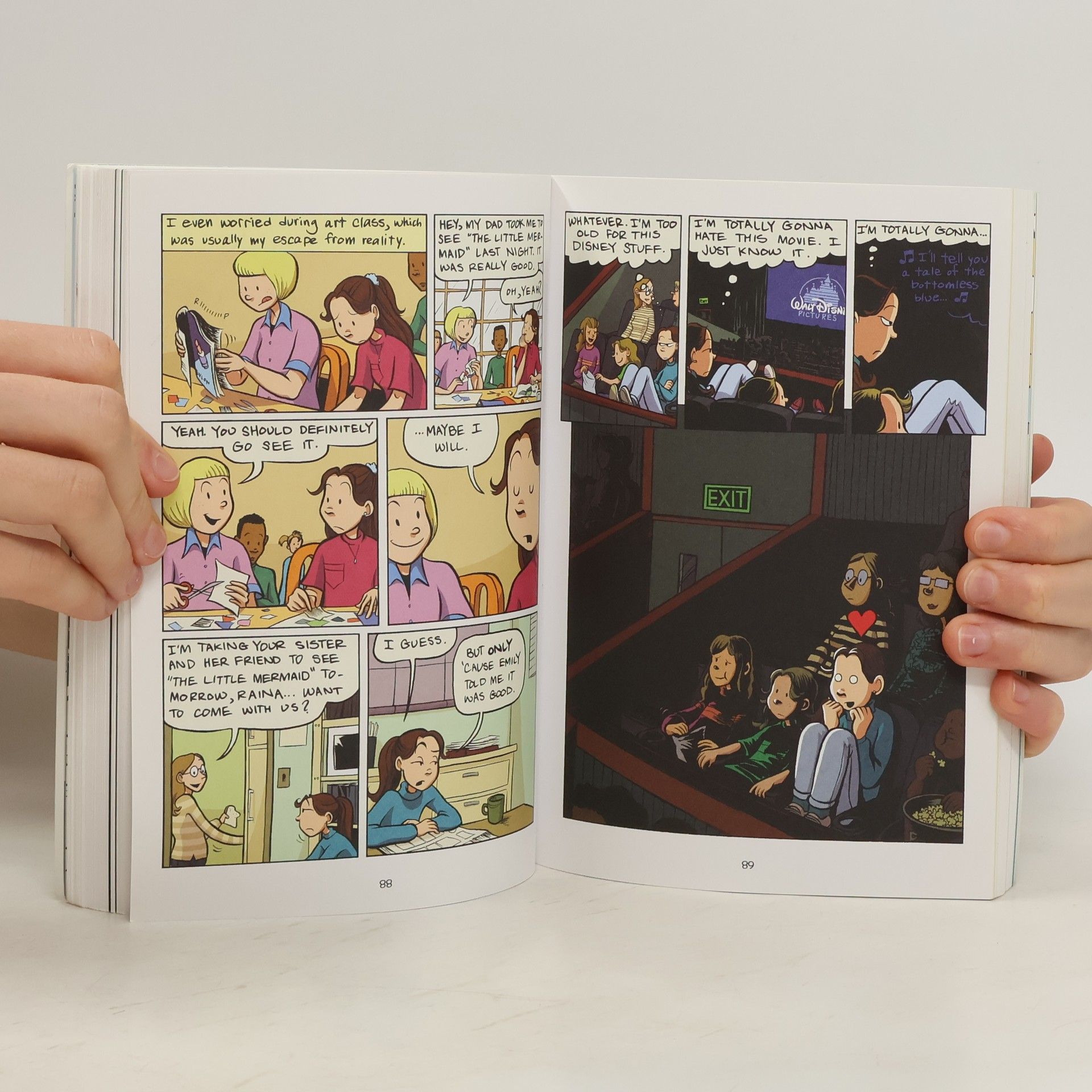 Raina Telgemeier Smile
