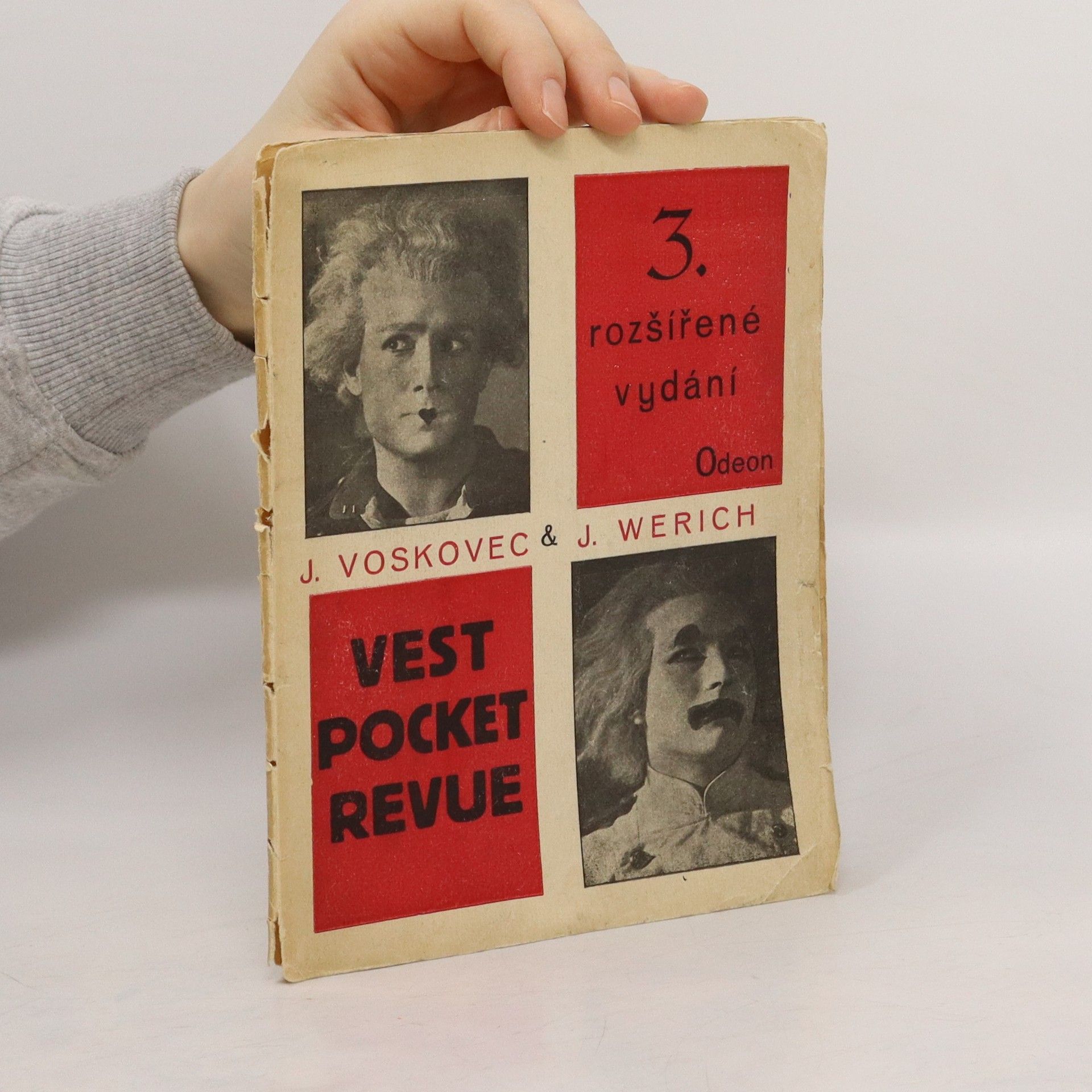 Jiří Voskovec Vest pocket revue. Tu i cizozemské radovánky o 19 obrazech