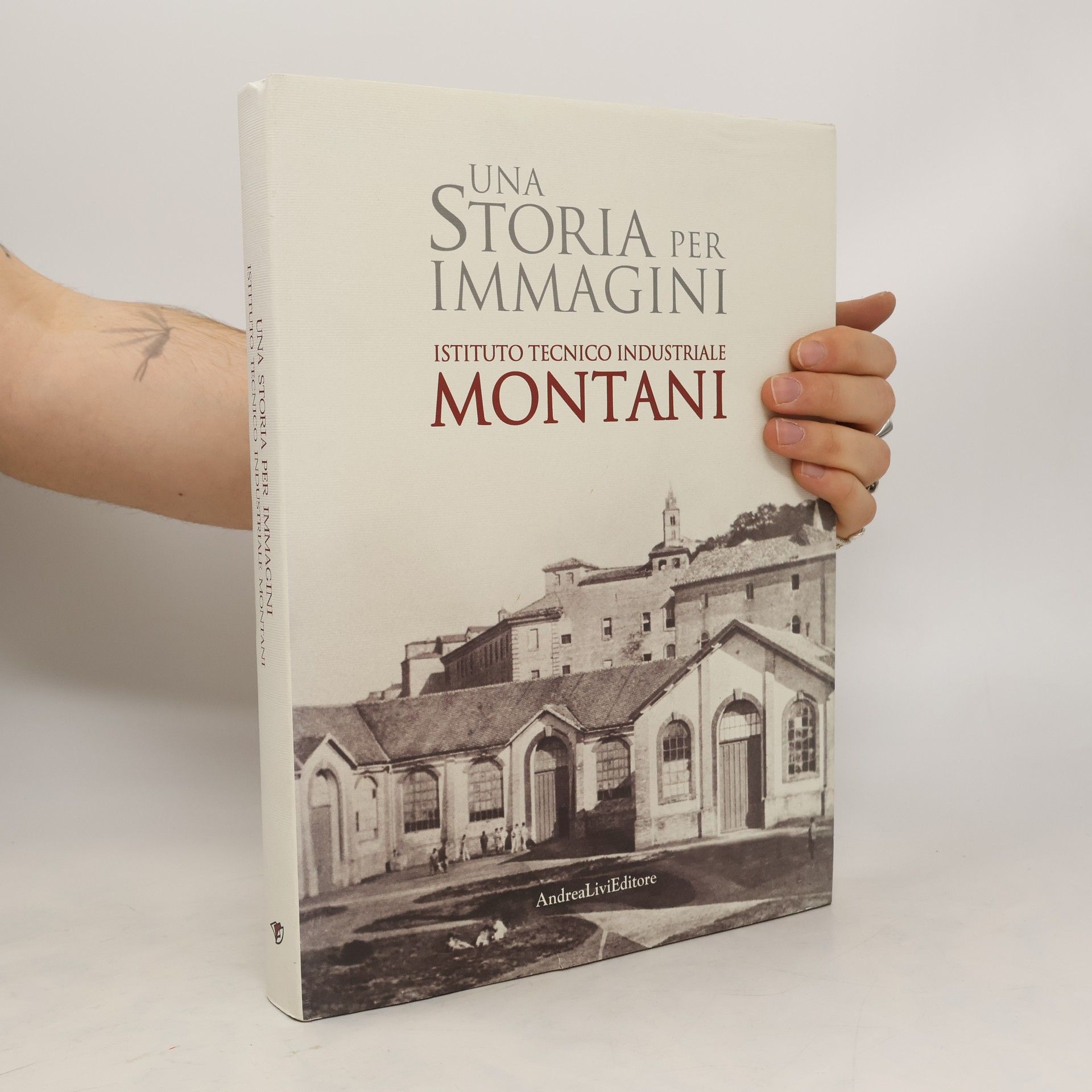 AA.VV. Una storia per immagini