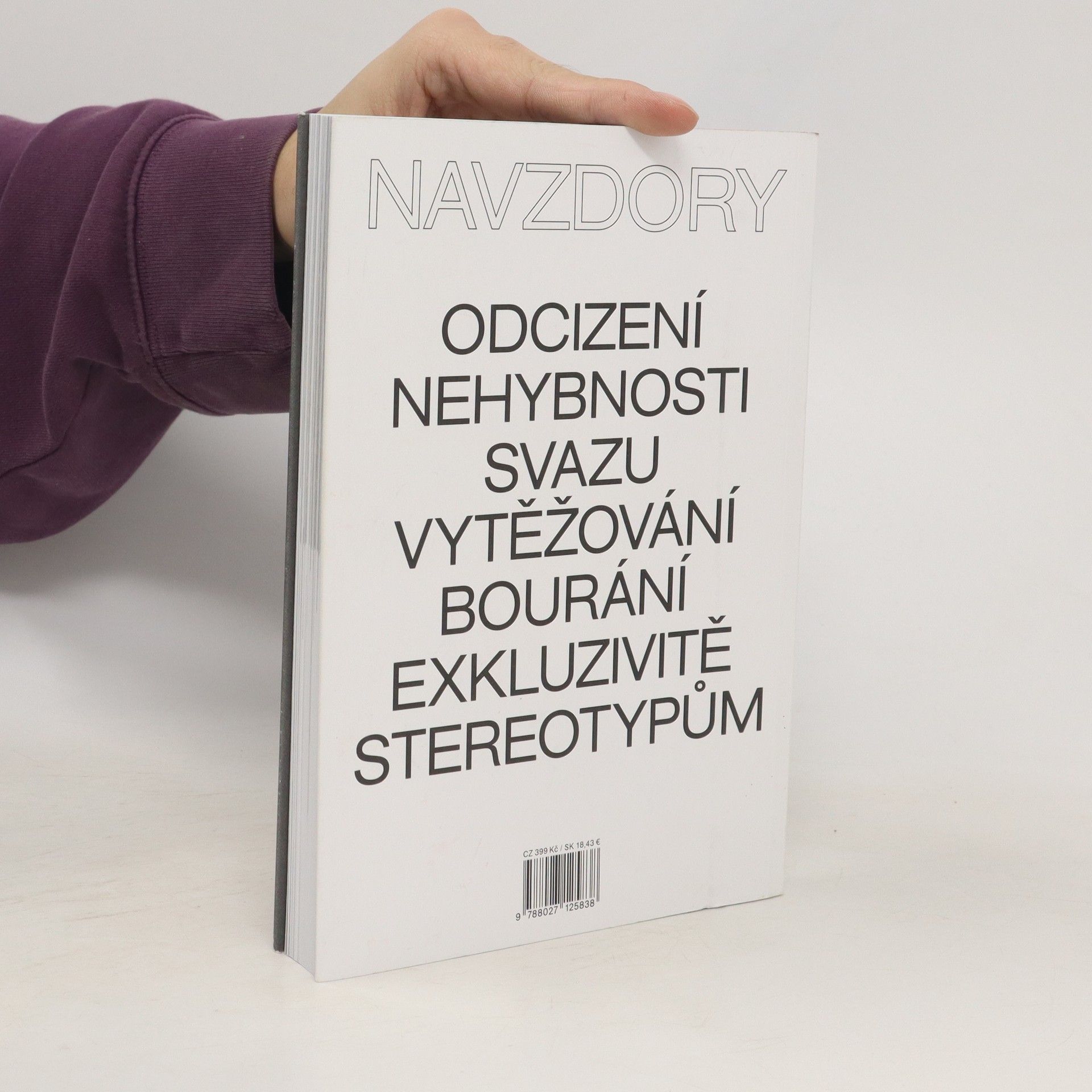 Petr Krajči Navzdory / Architekti 1969–1989–2019