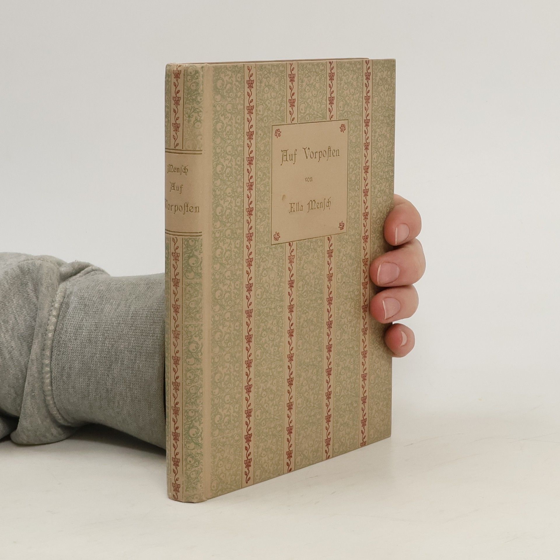 Ella Mensch Auf Vorposten