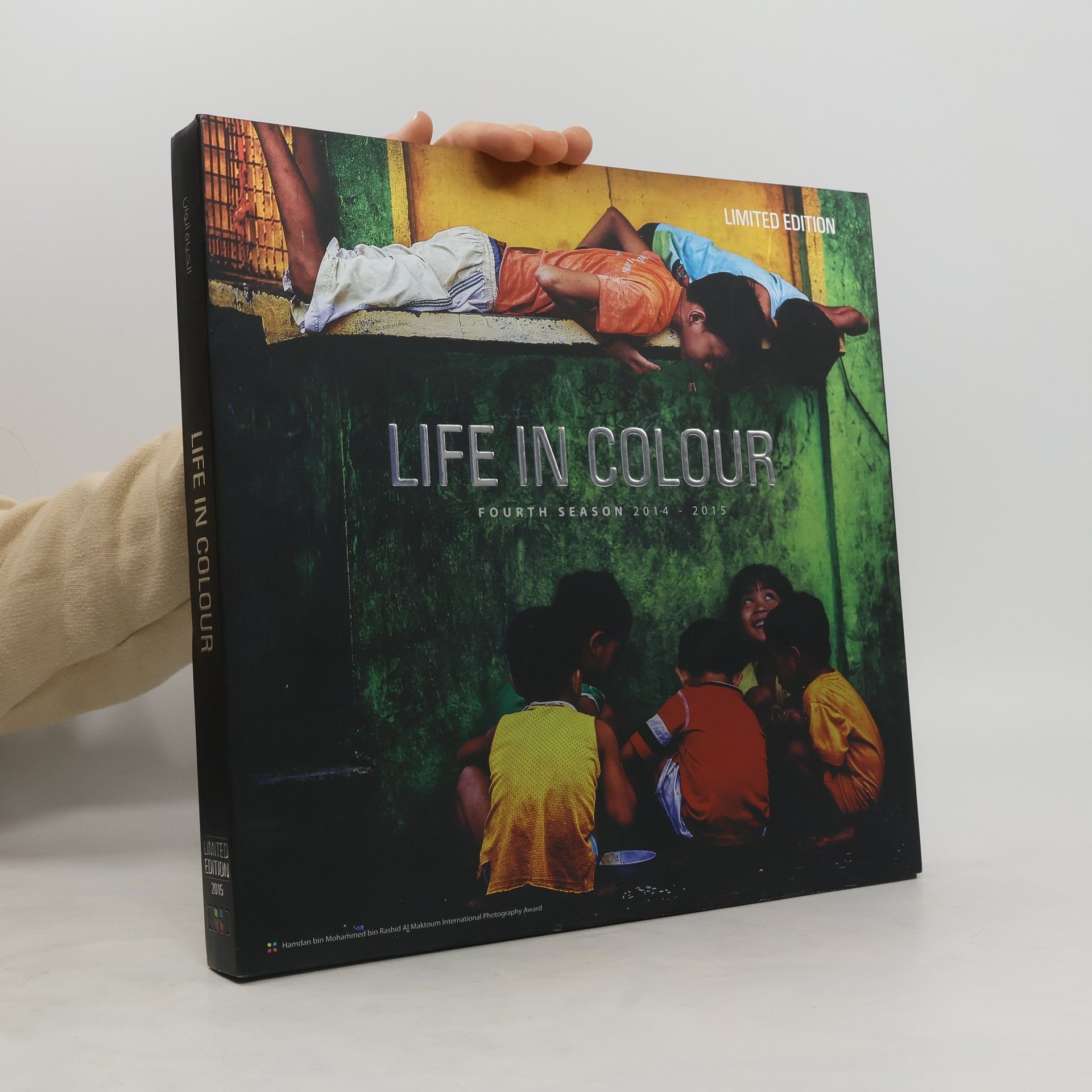 AA.VV. Life in Colour