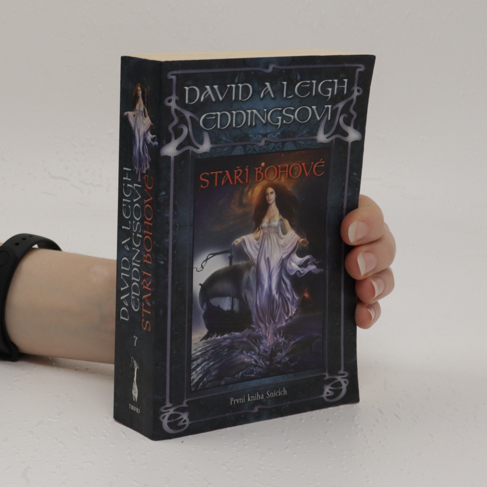 David Eddings Staří bohové. První kniha Snících