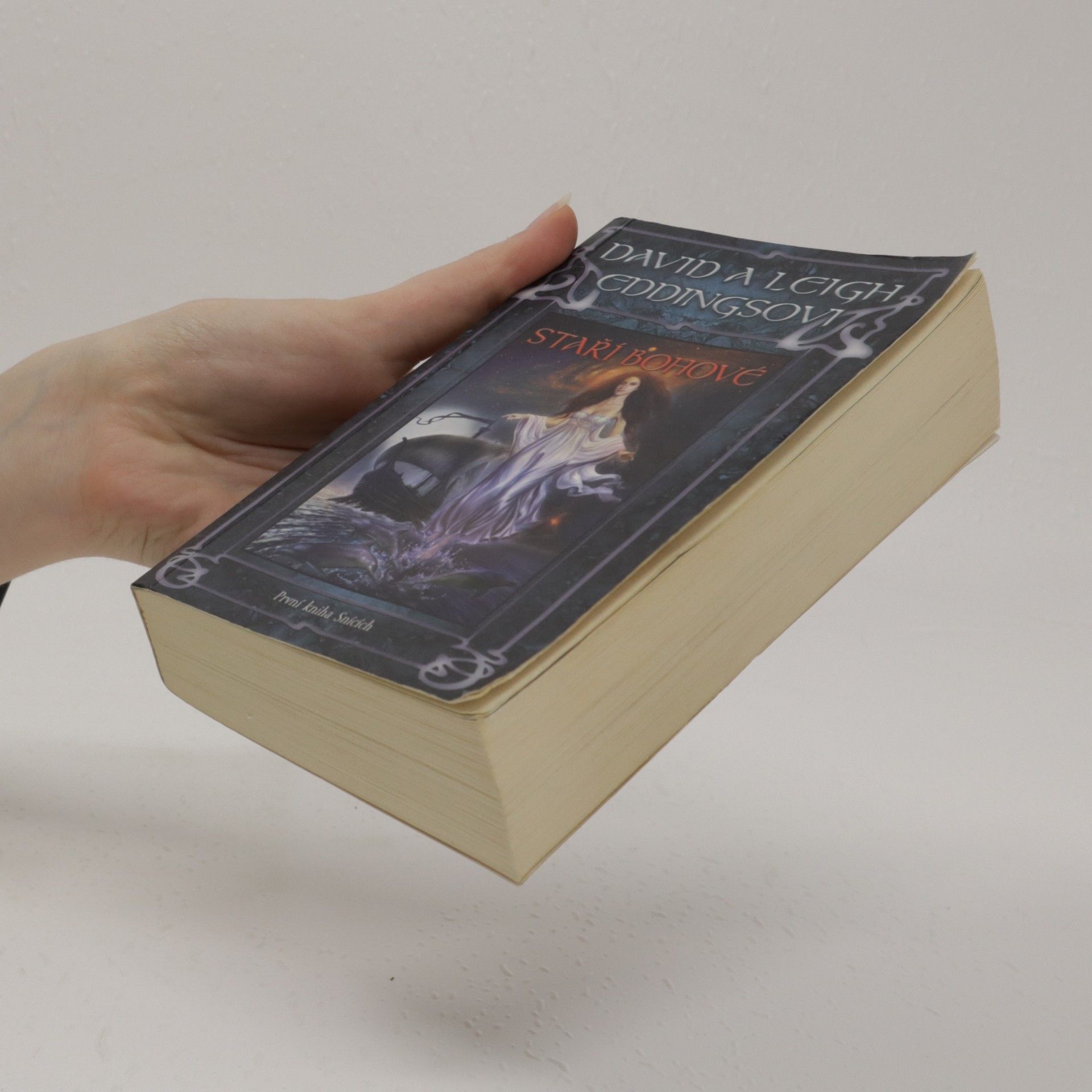 David Eddings Staří bohové. První kniha Snících