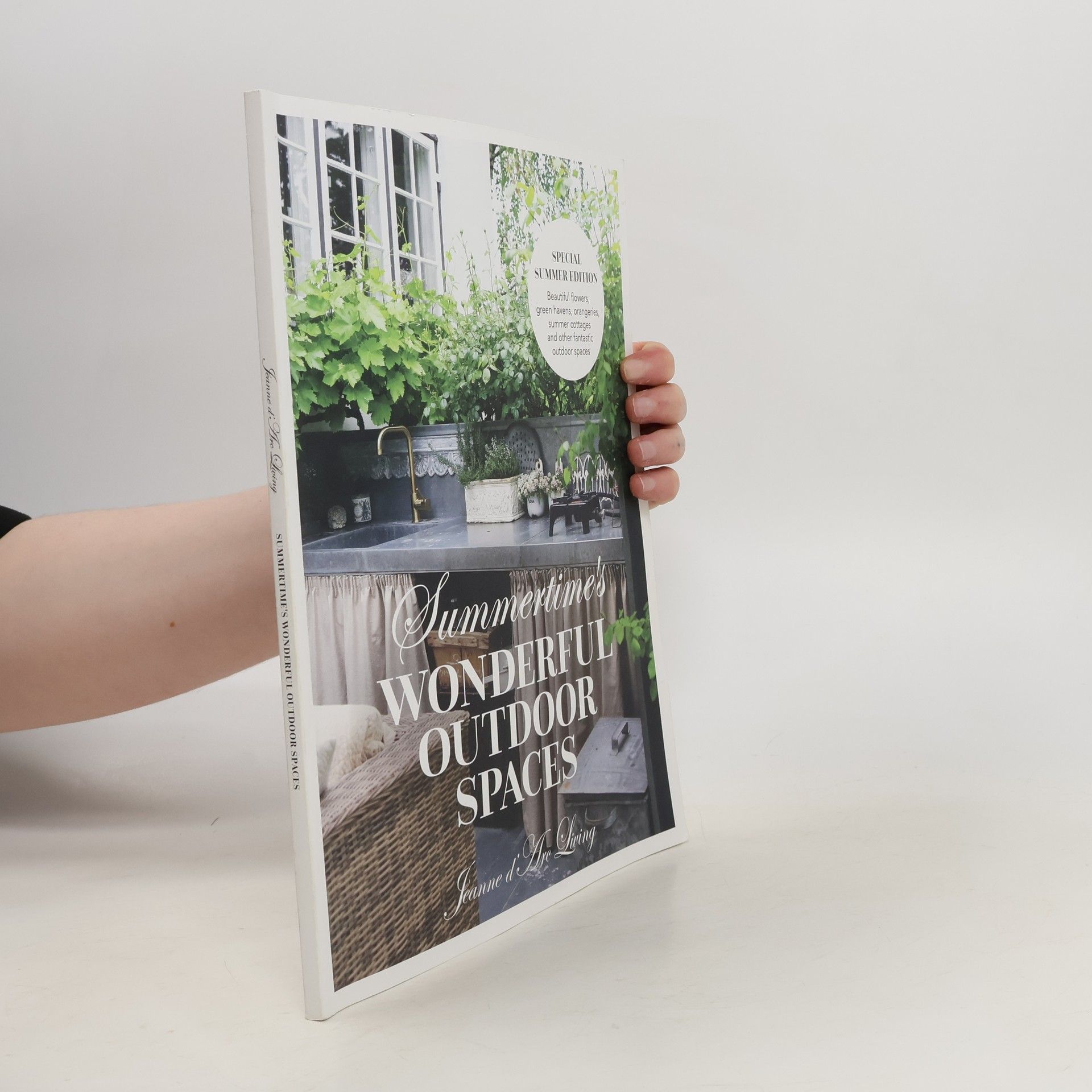 Kolektív autorov Summertime´s Wonderful Outdoor Spaces