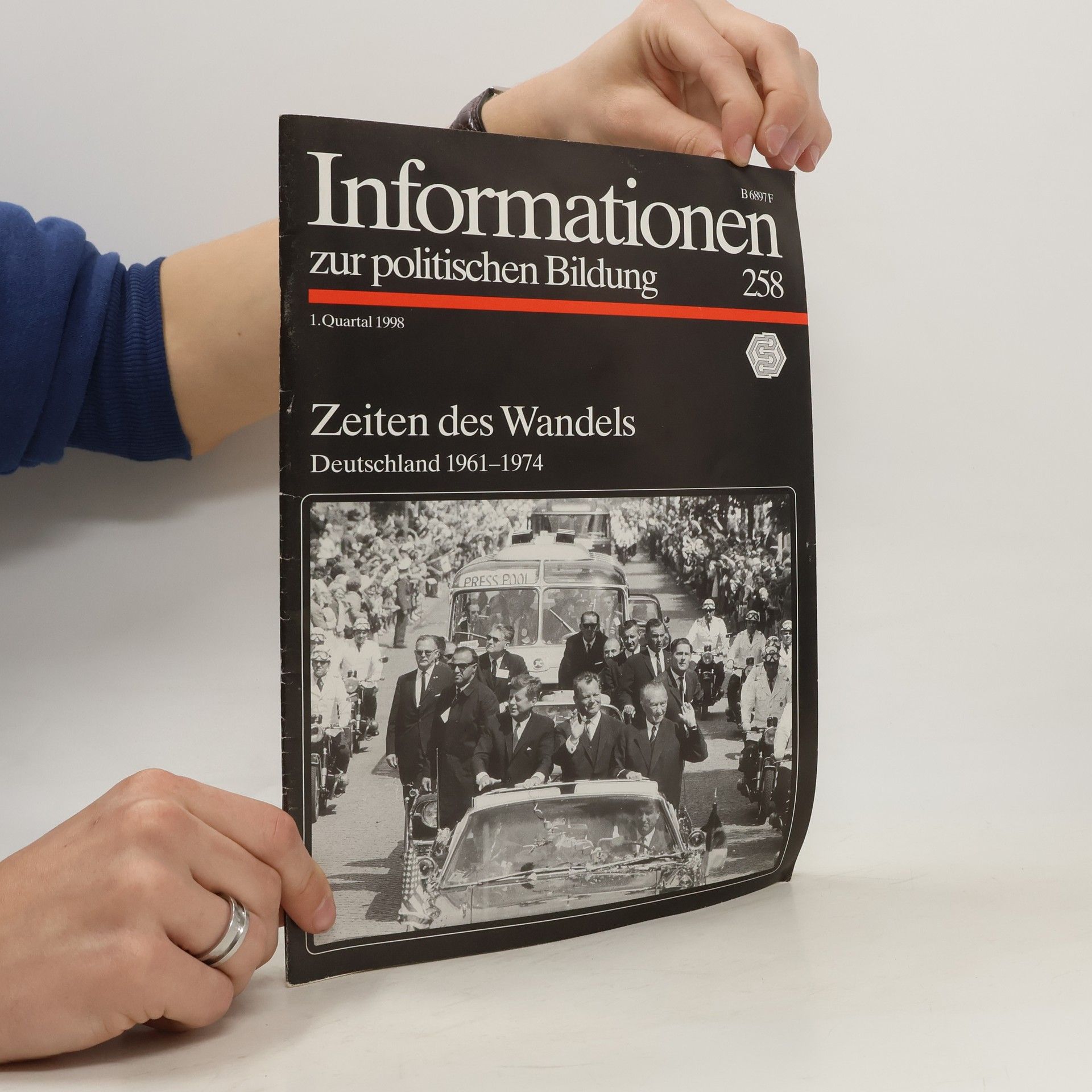 Autorenkollektiv Informationen zur politischen Bildung 258