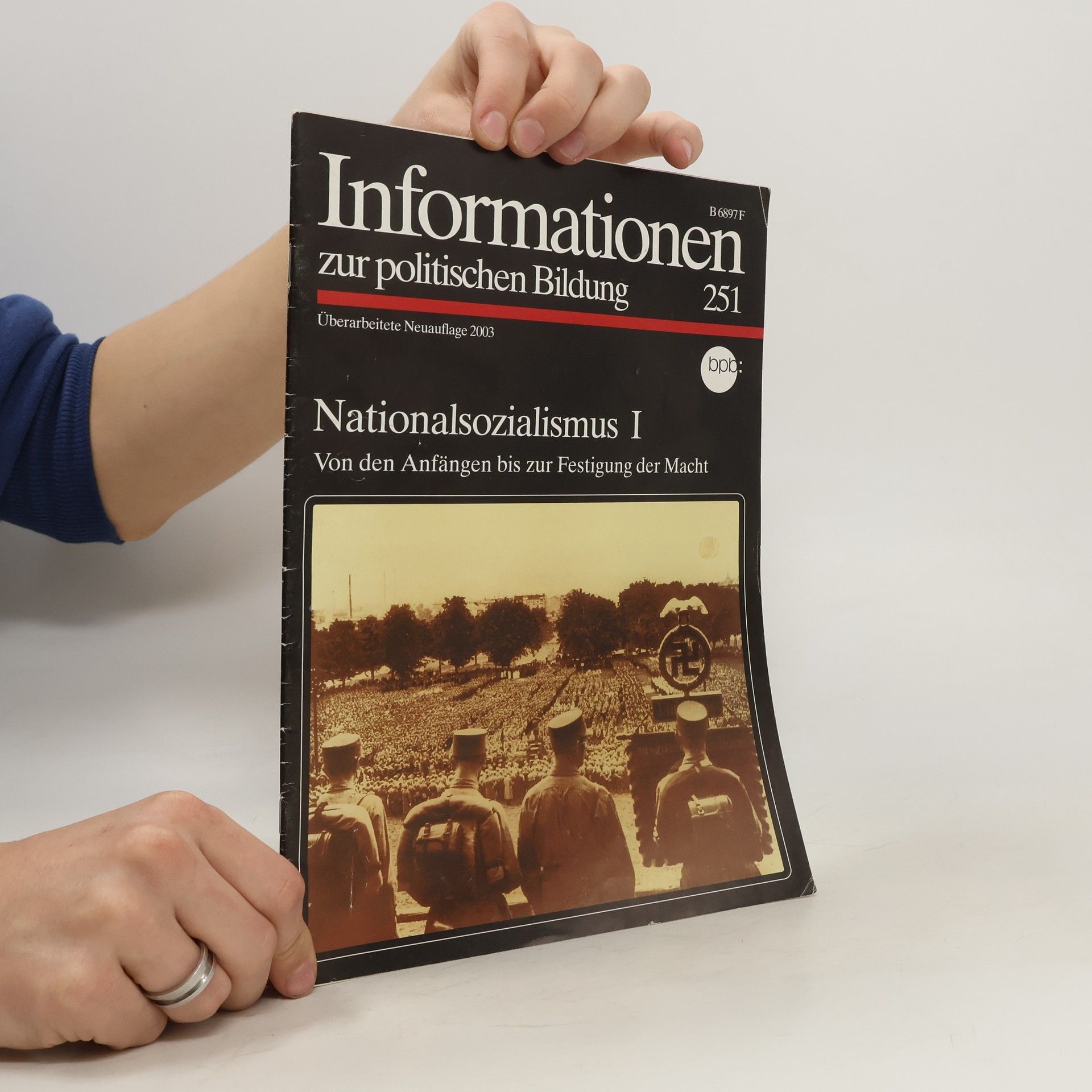 Autorenkollektiv Informationen zur politischen Bildung 251