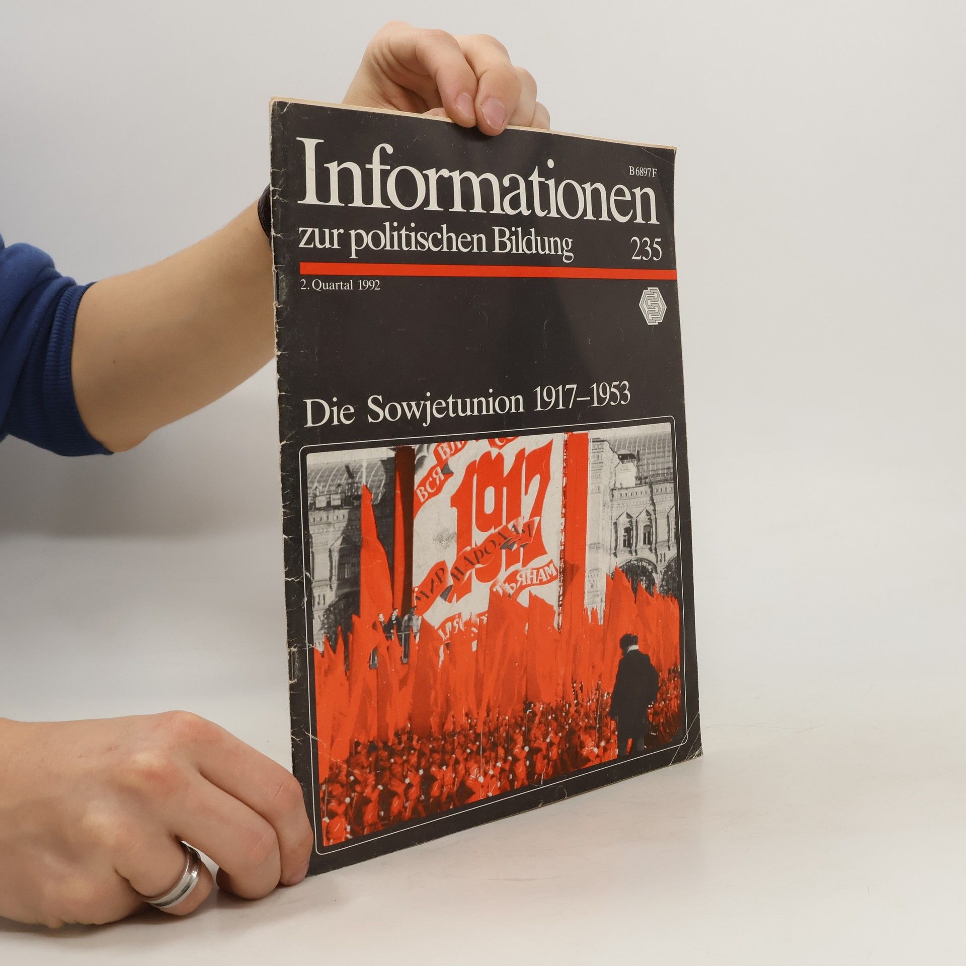 Autorenkollektiv Informationen zur politischen Bildung 235