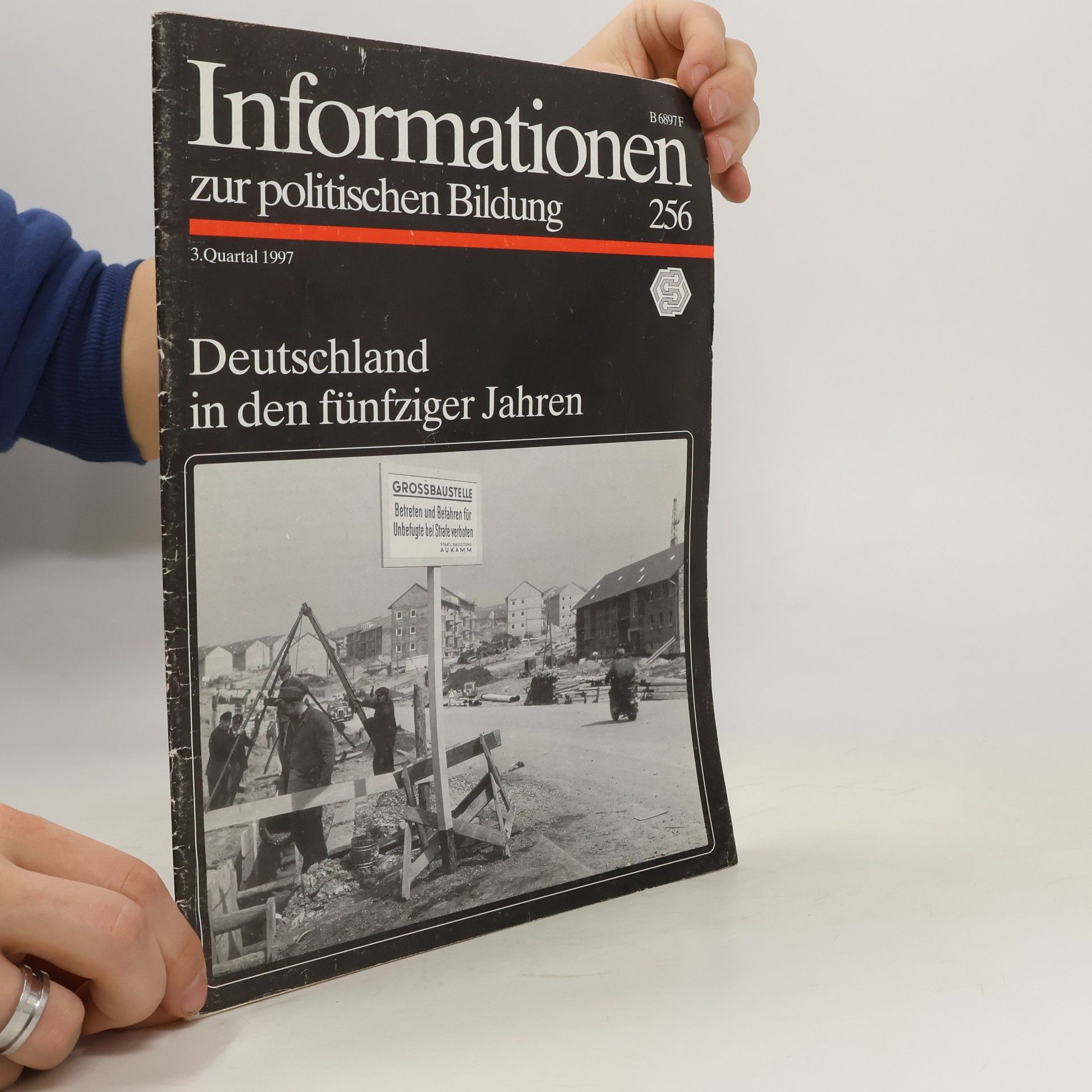 kolektiv Informationen zur politischen Bildung 256