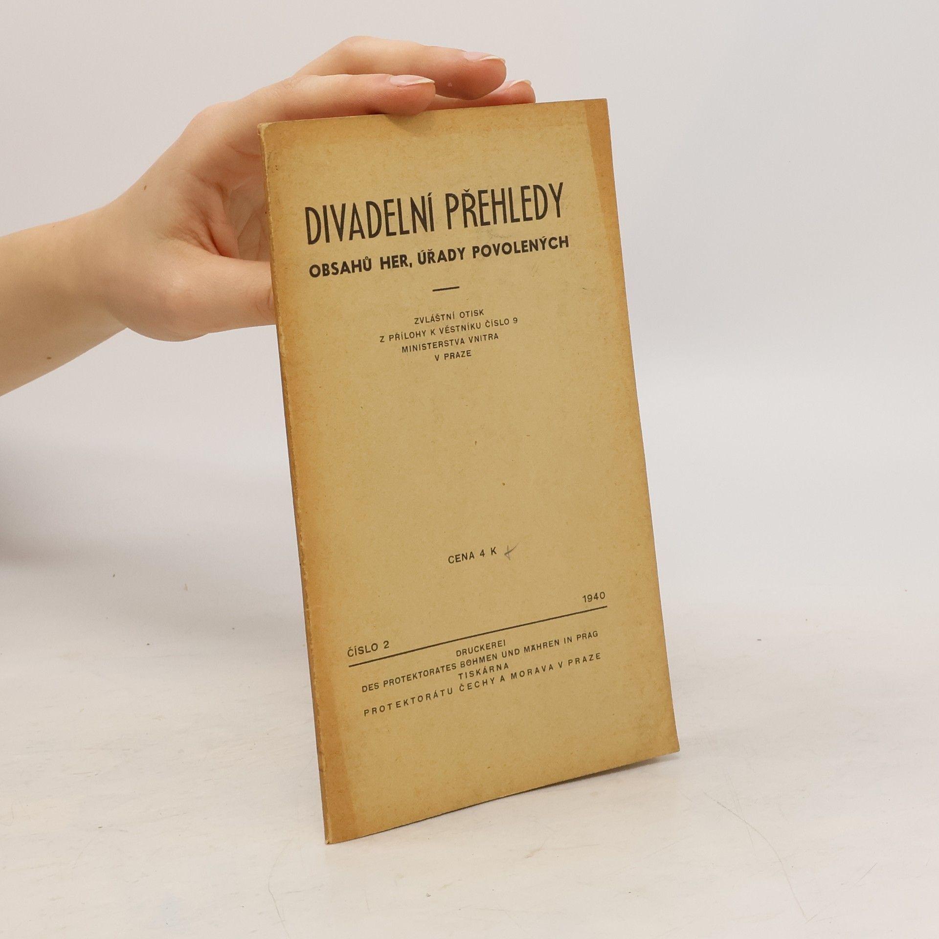 kolektiv Divadelní přehledy obsahů her, úřady povolených