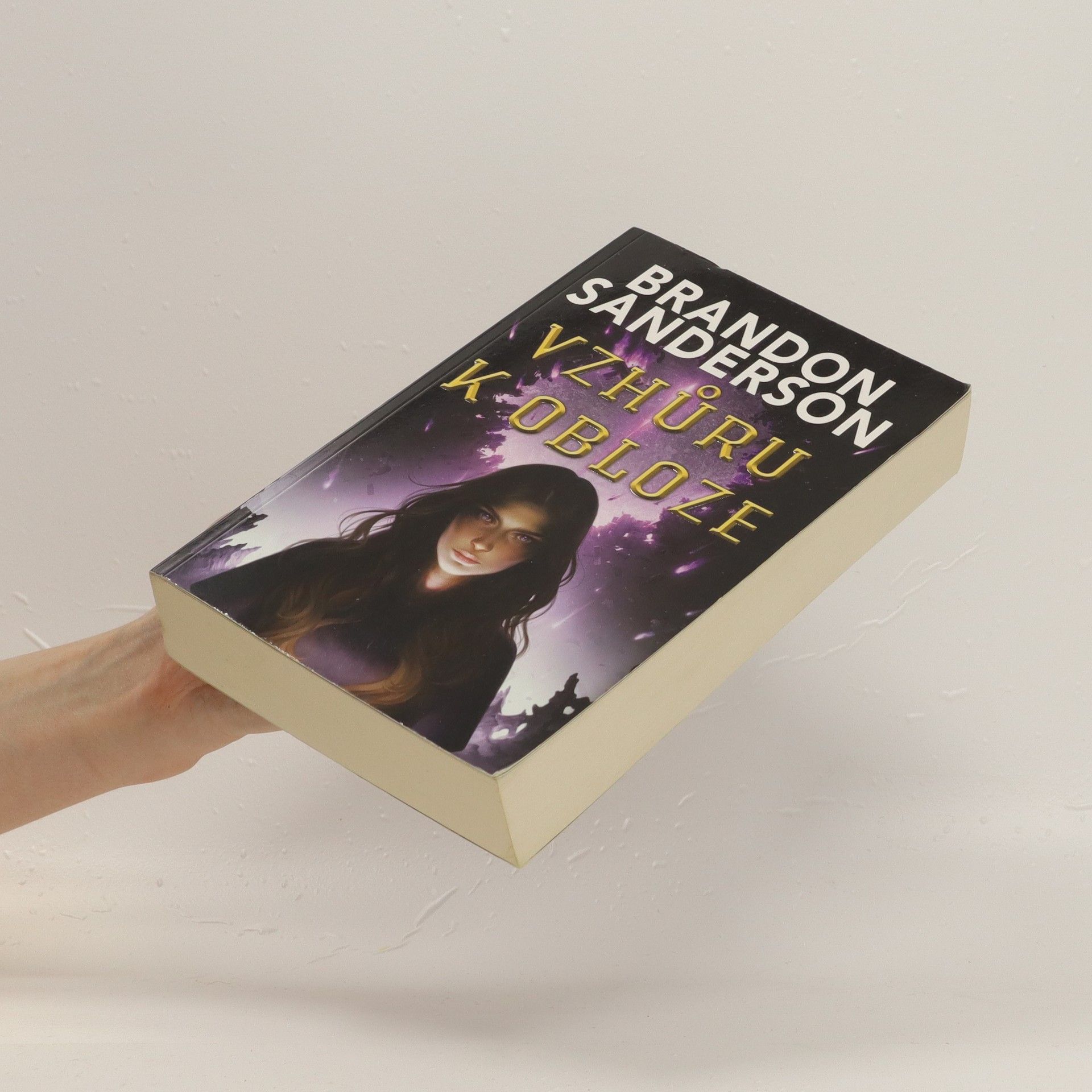 Brandon Sanderson Vzhůru k obloze