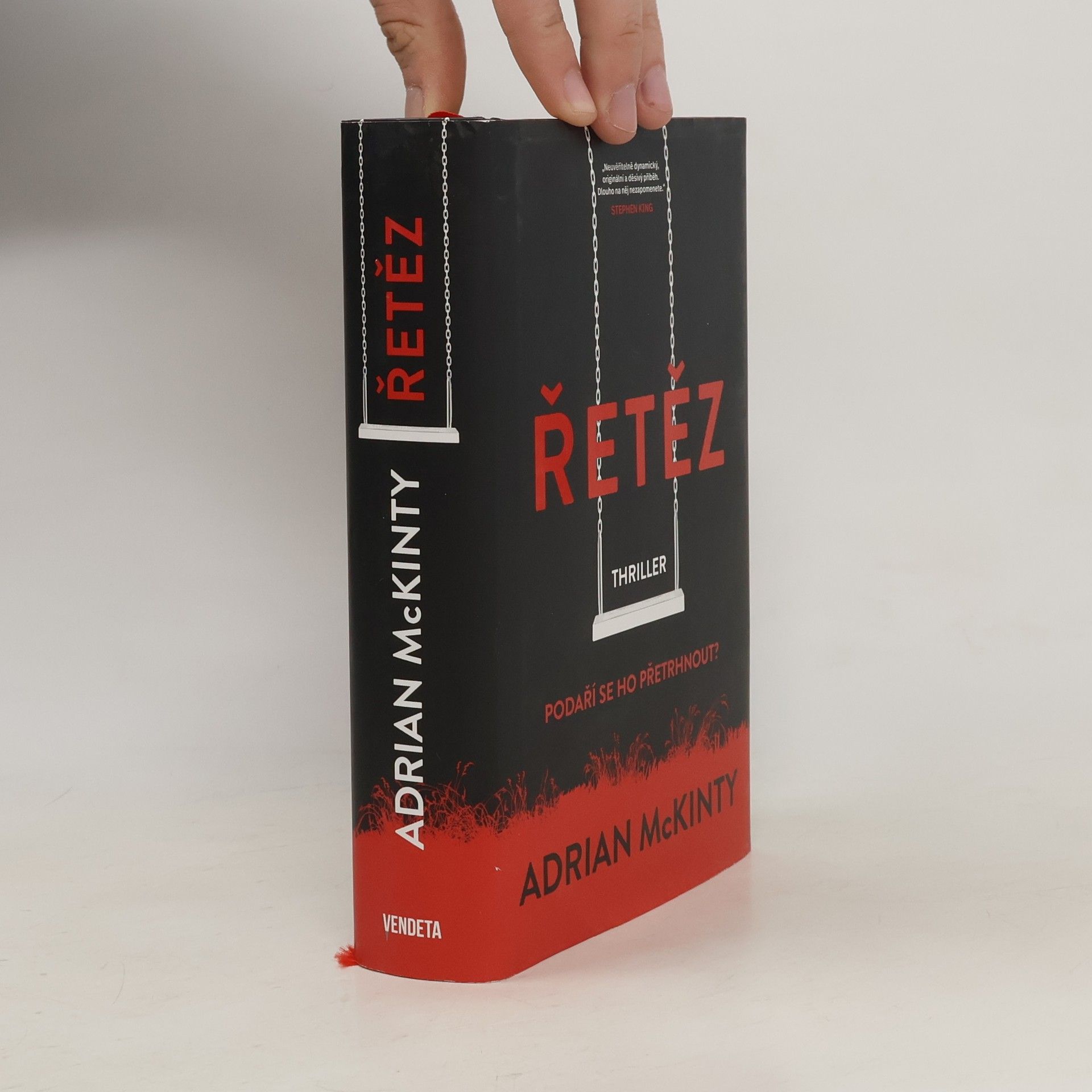 Adrian McKinty Řetěz