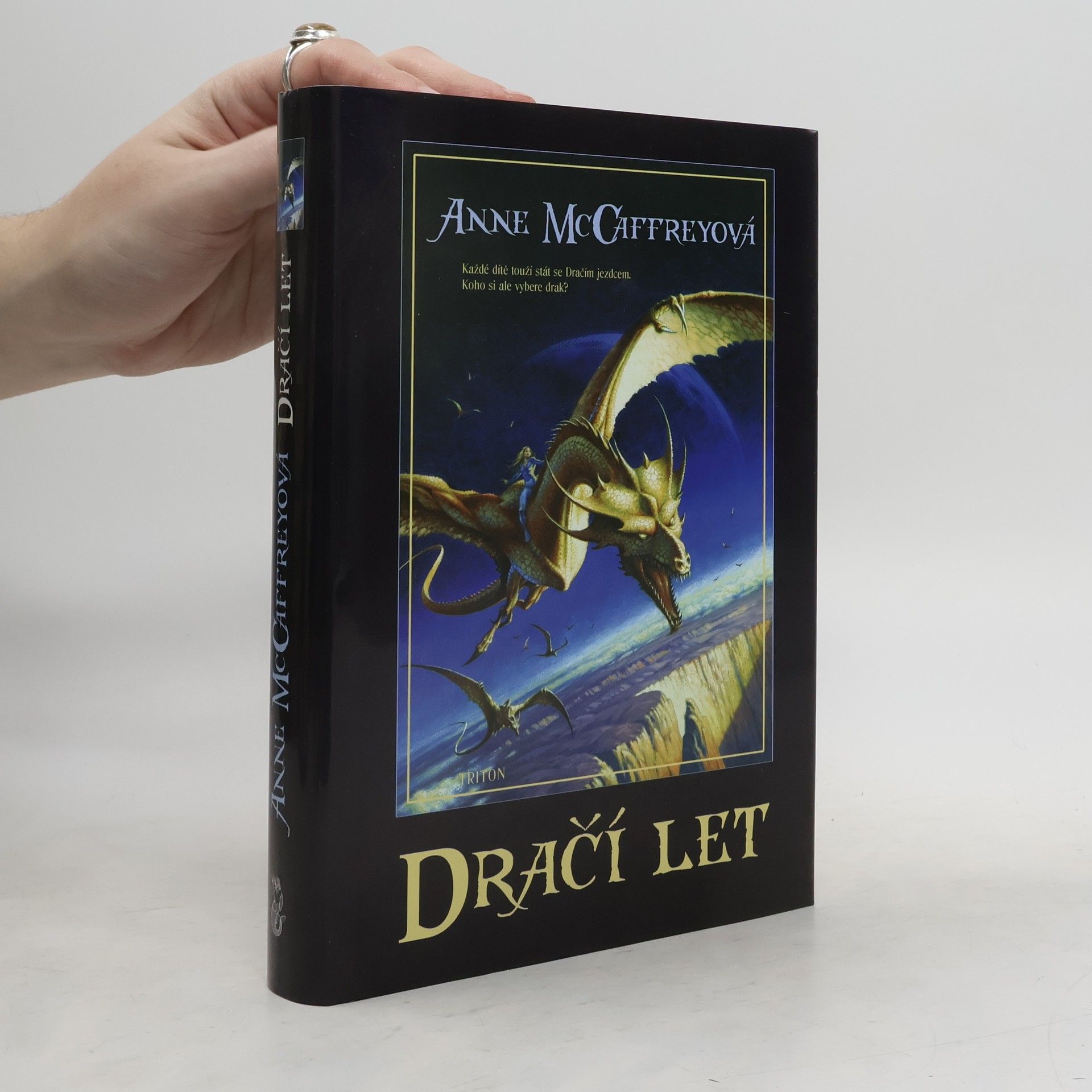 Anne McCaffrey Dračí let
