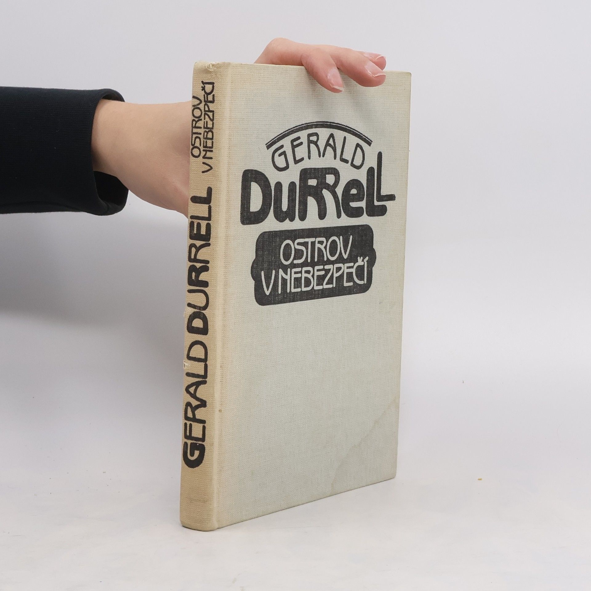 Gerald Durrell Ostrov v nebezpečí