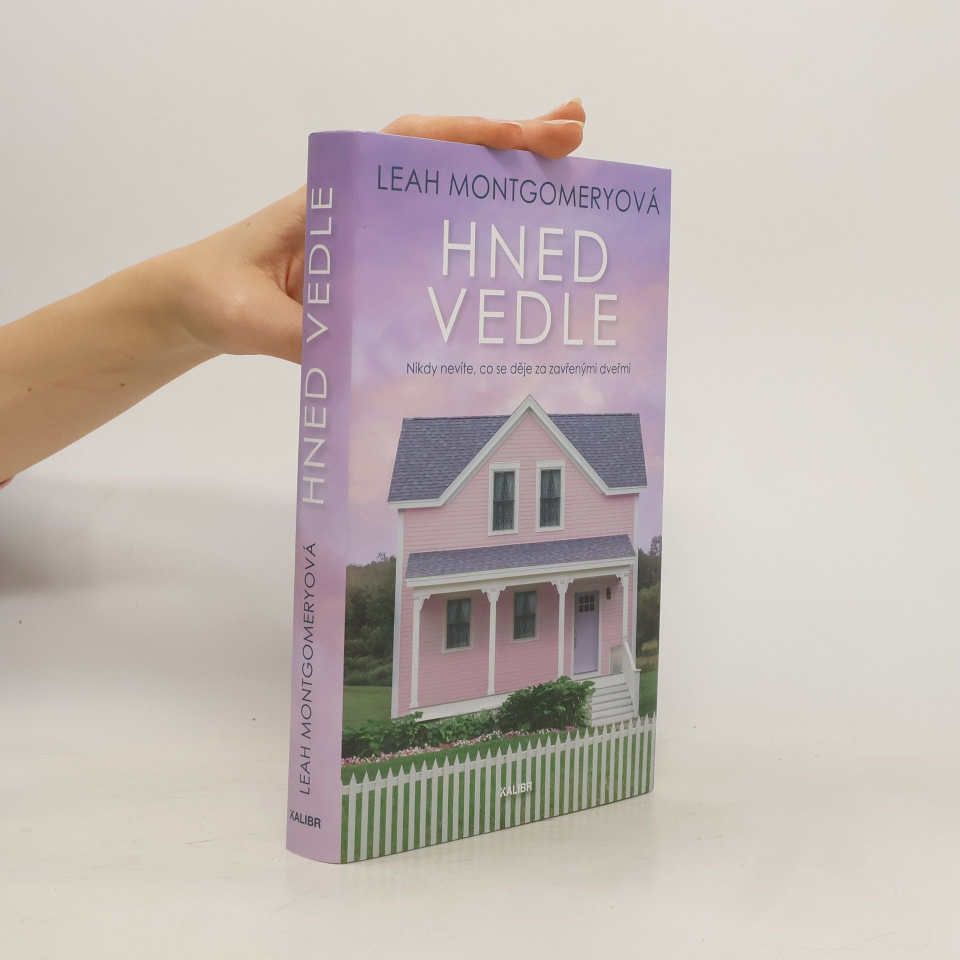 Leah Montgomery Hned vedle