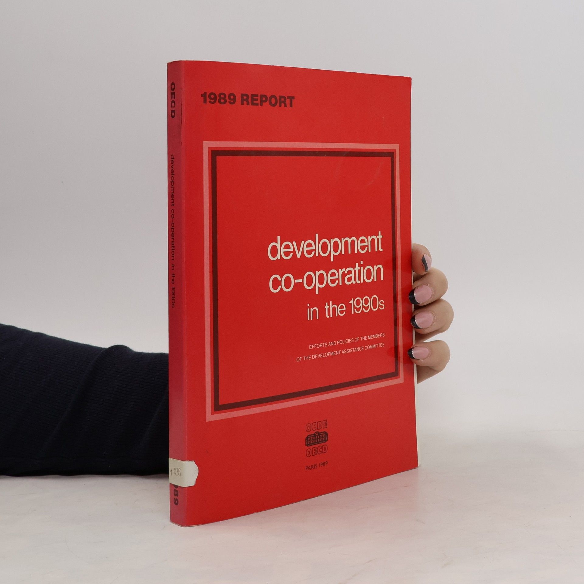 Collectif d'auteurs Development co-operation in the 1990s