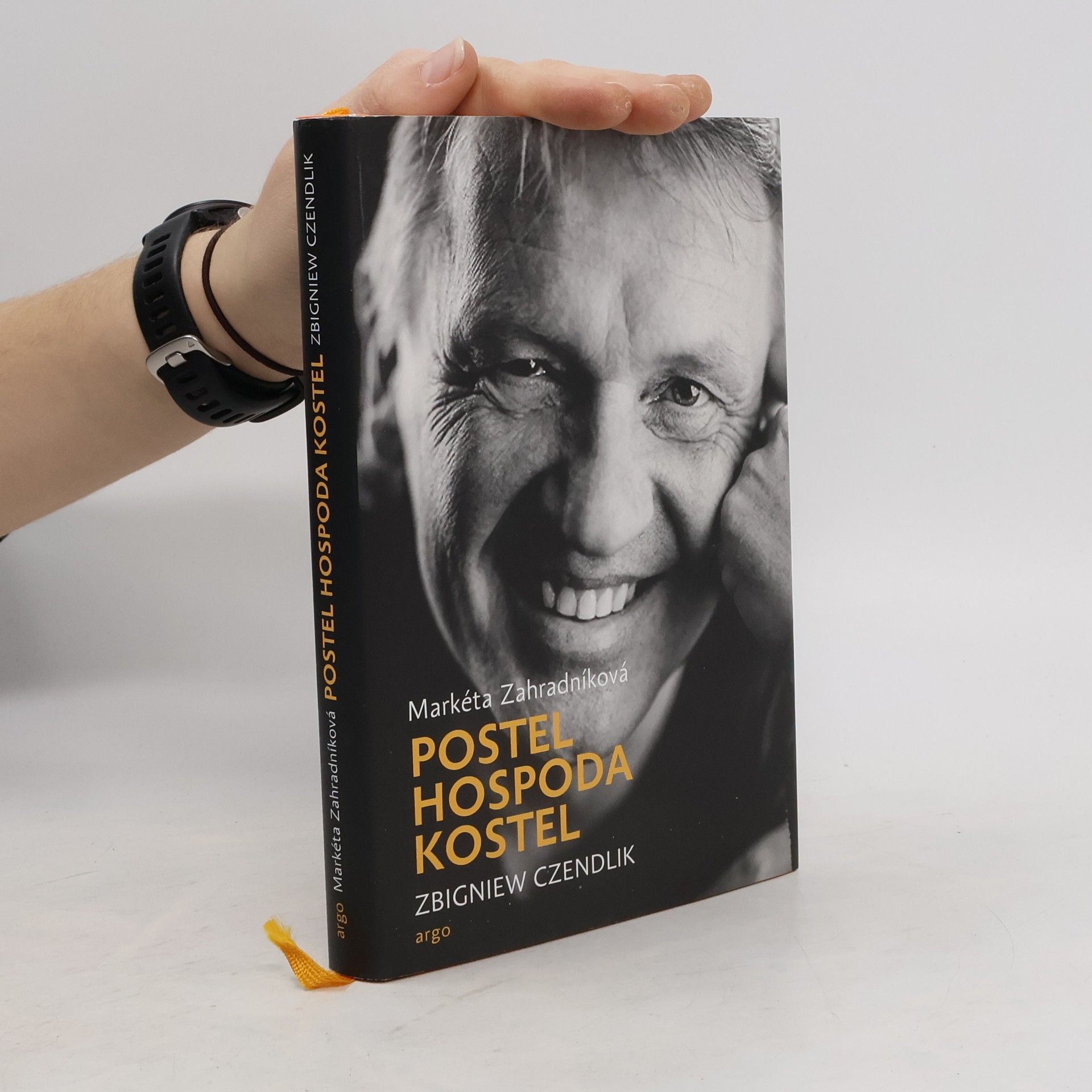 Zbigniew Czendlik Postel, hospoda, kostel