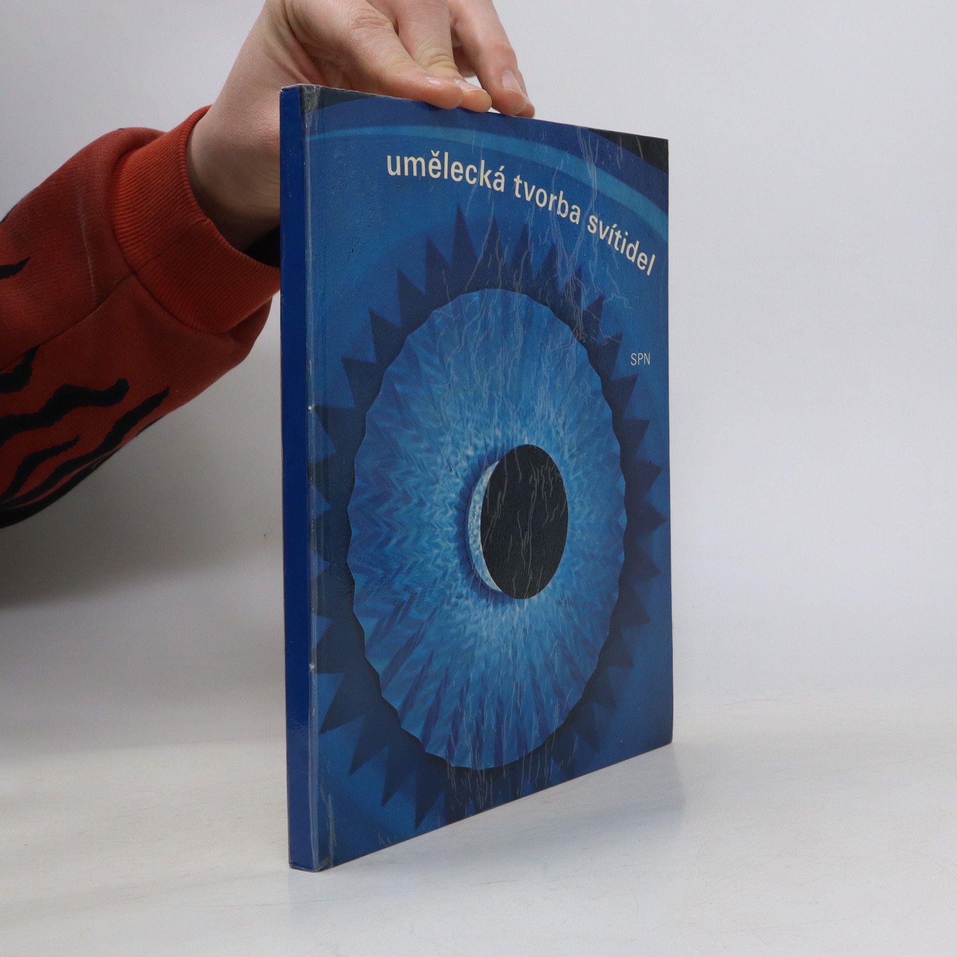 Jaroslav Fišer Umělecká tvorba svítidel