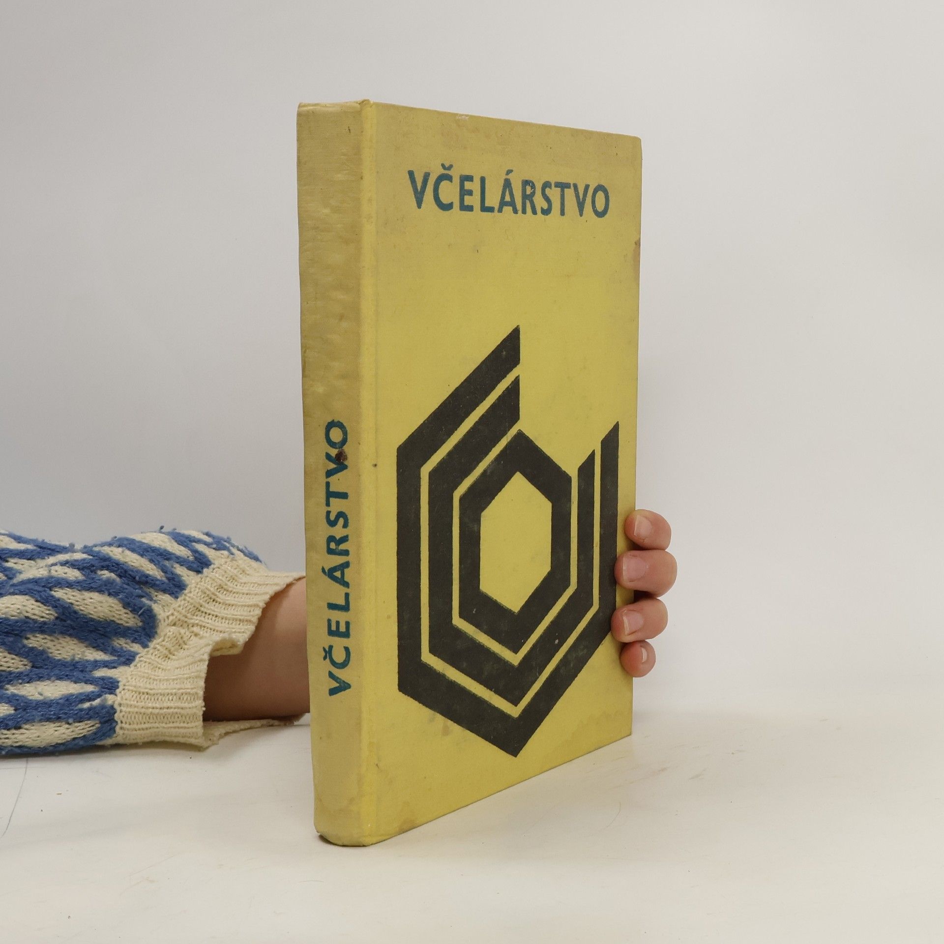 Valent Čavojský Včelárstvo
