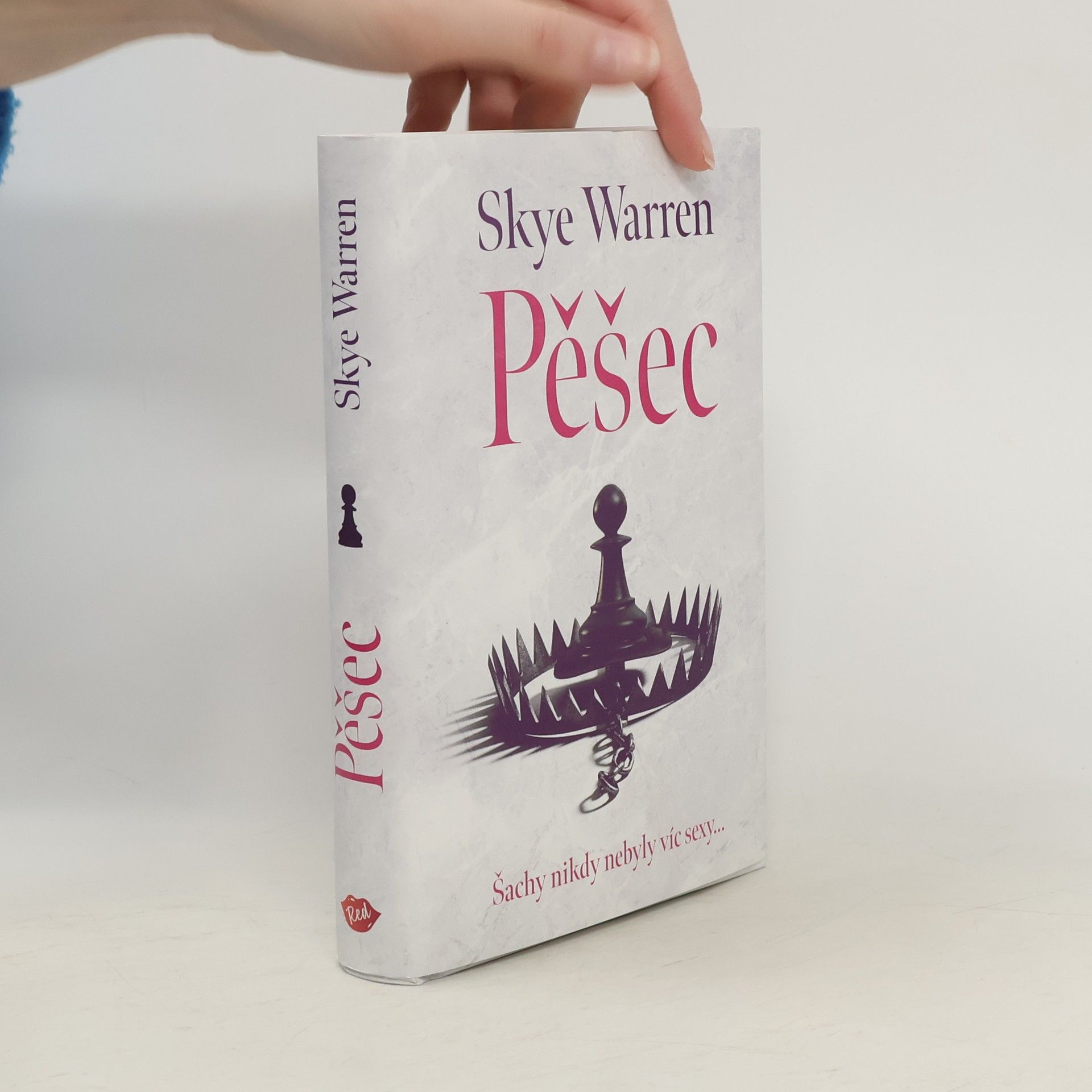 Skye Warren Pěšec