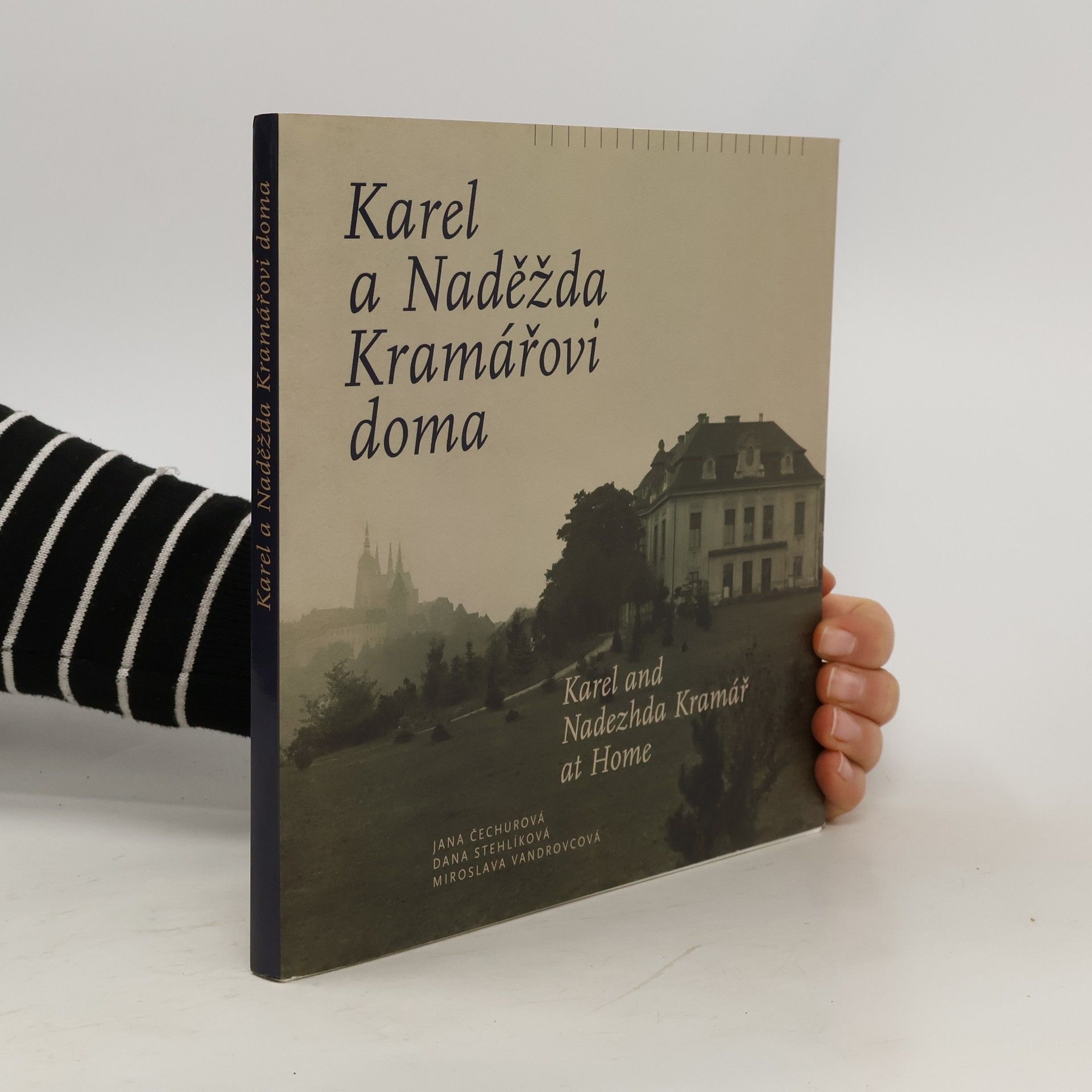 Jana Čechurová Karel a Naděžda Kramářovi doma. Karel and Nadezhda Kramář at home