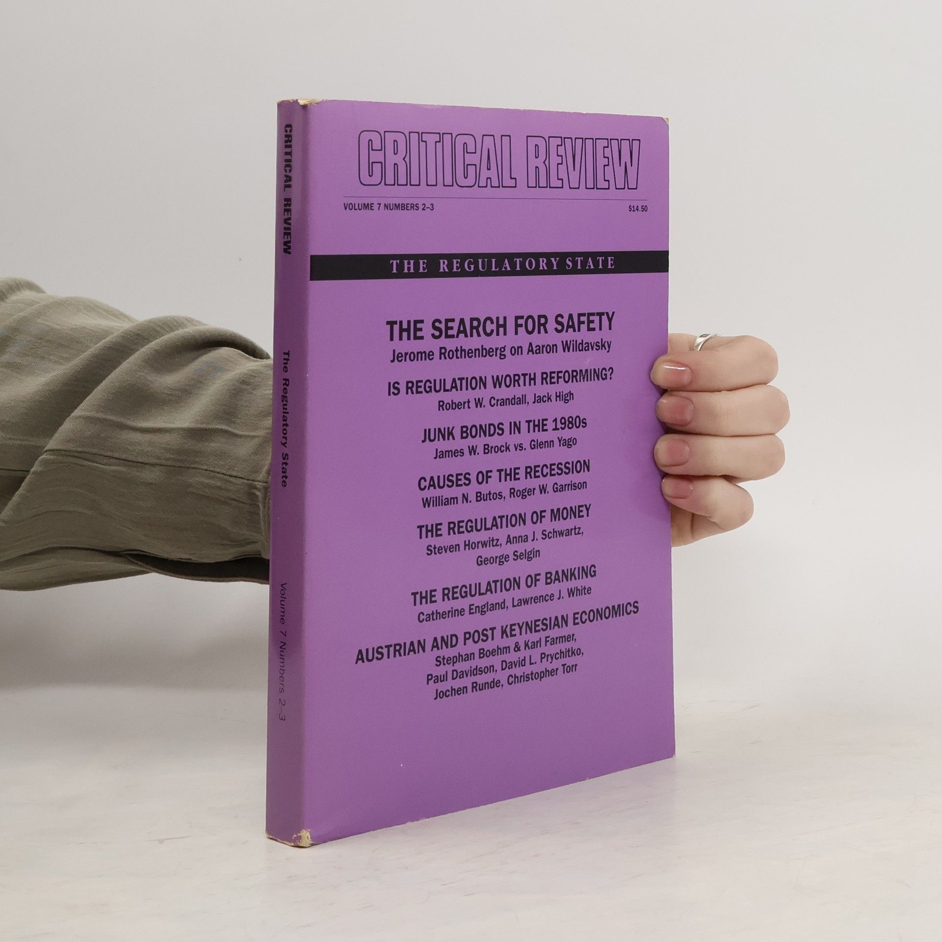 AA.VV. Critical review