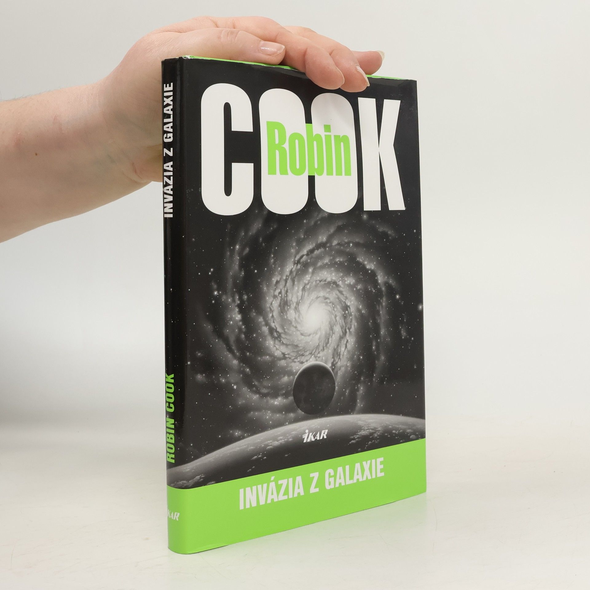 Robin Cook Invázia z galaxie