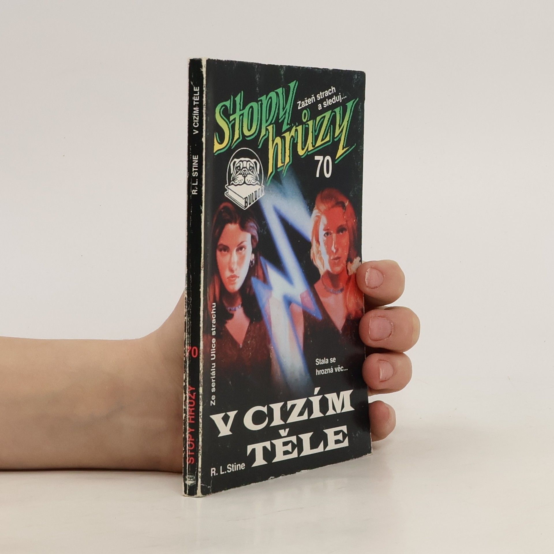 R. L. Stine V cizím těle. Stopy hrůzy 70