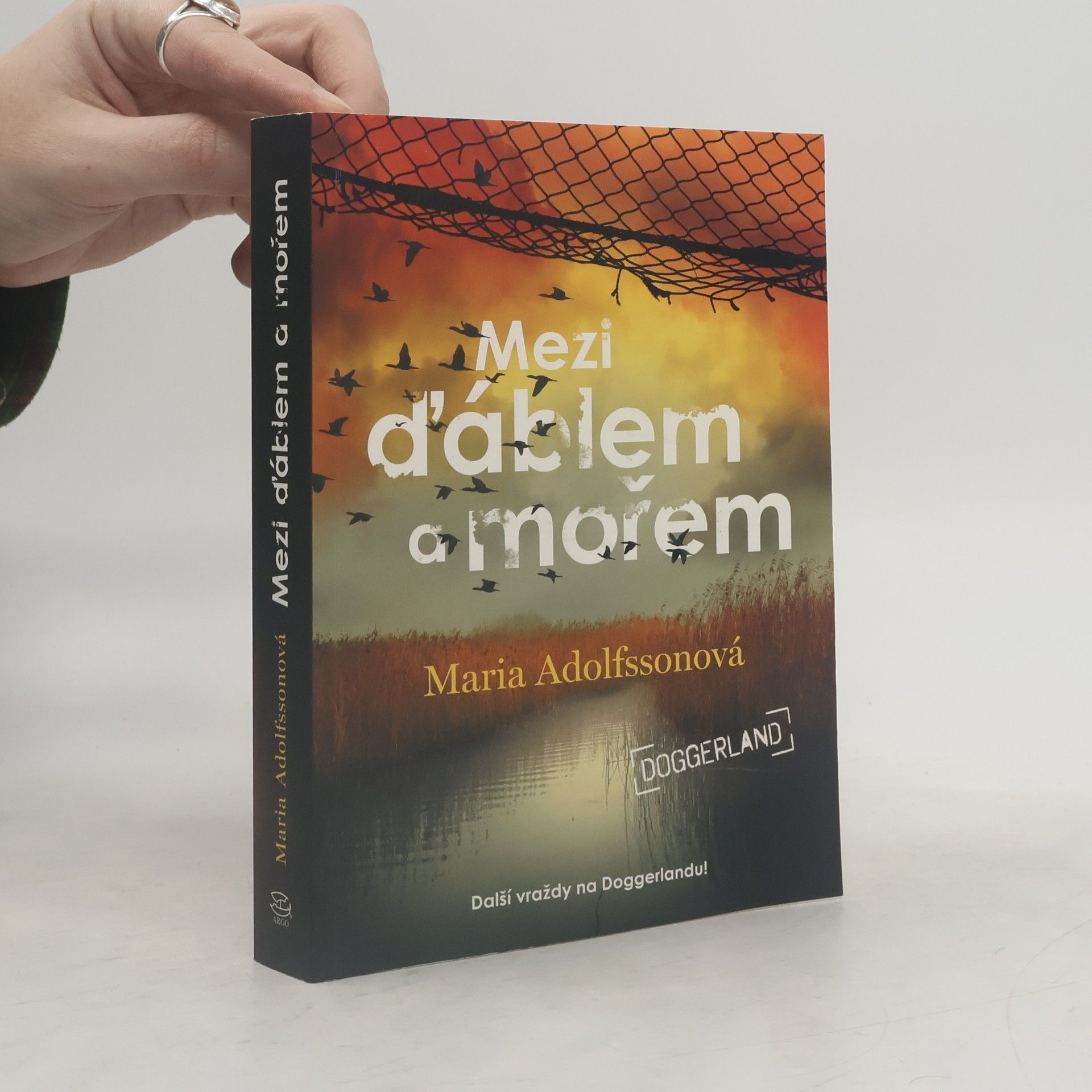 Maria Adolfsson Mezi ďáblem a mořem