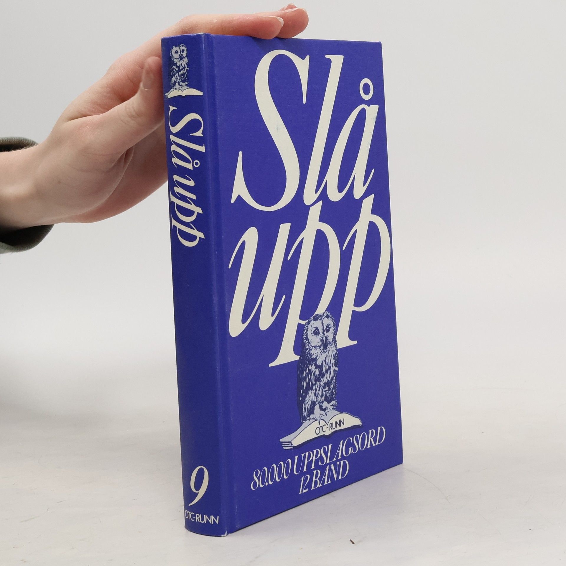 AA.VV. Slå upp 9